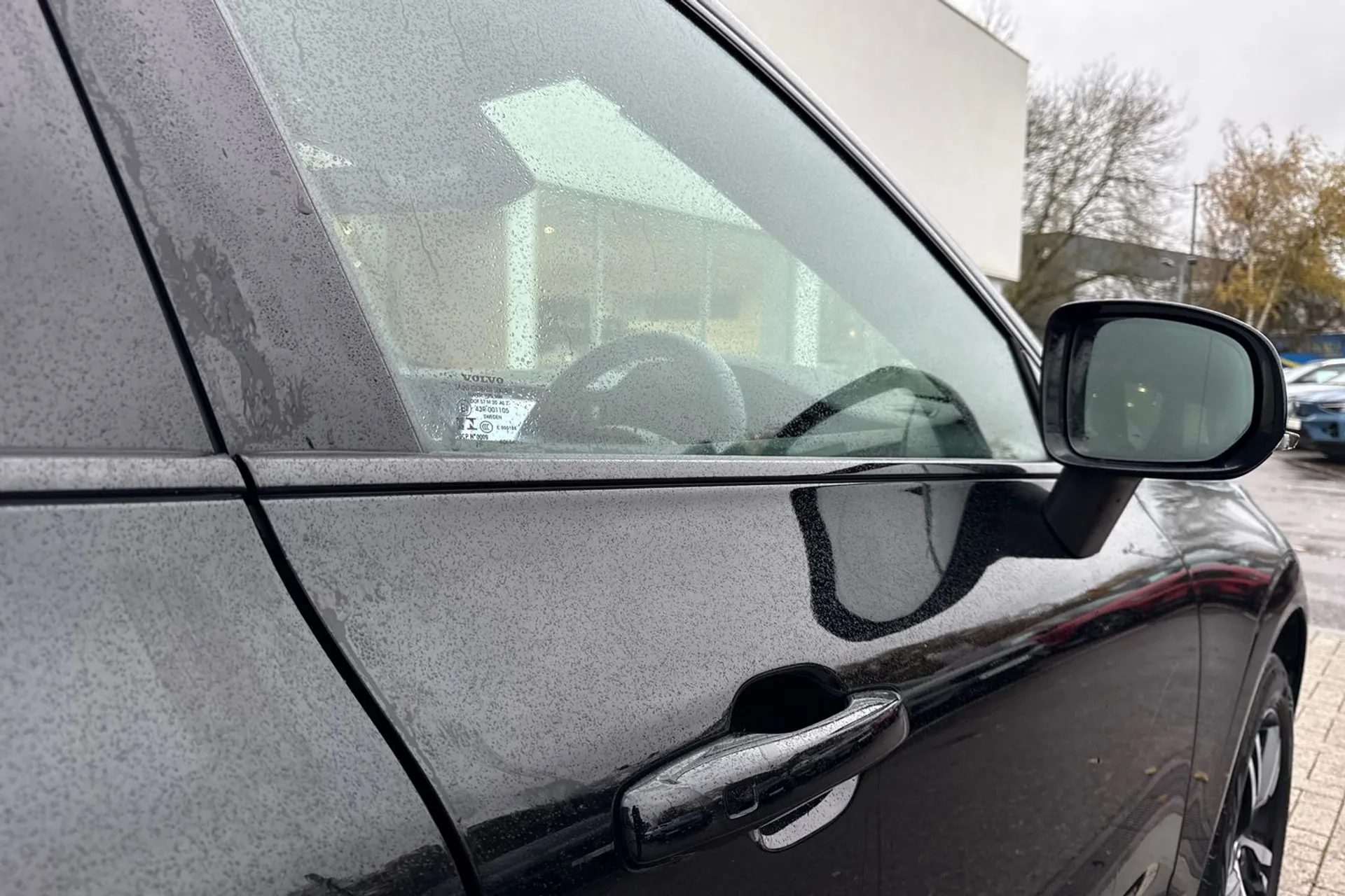 Volvo XC60 thumbnail image number 17