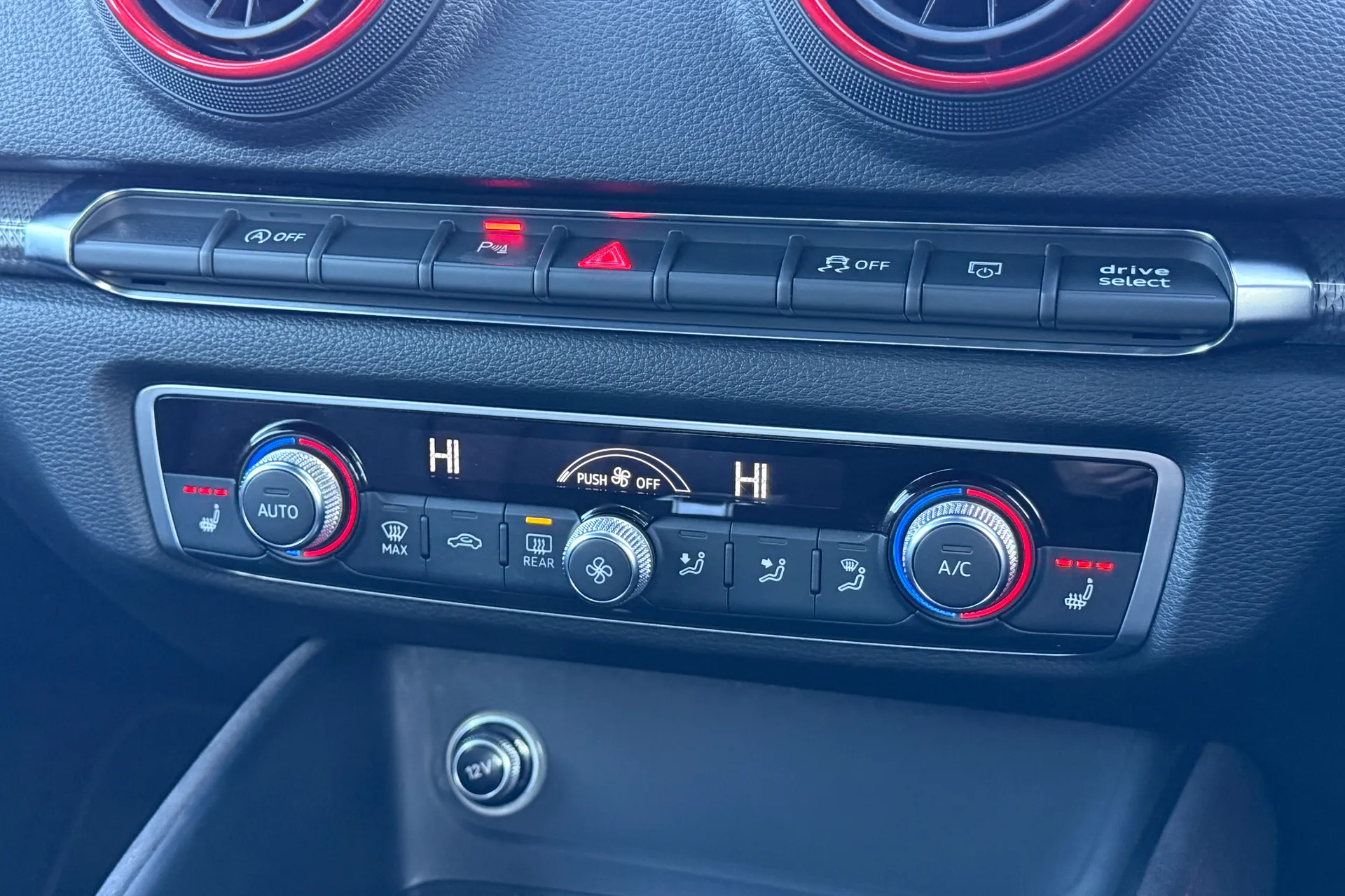 Audi RS3 thumbnail image number 17