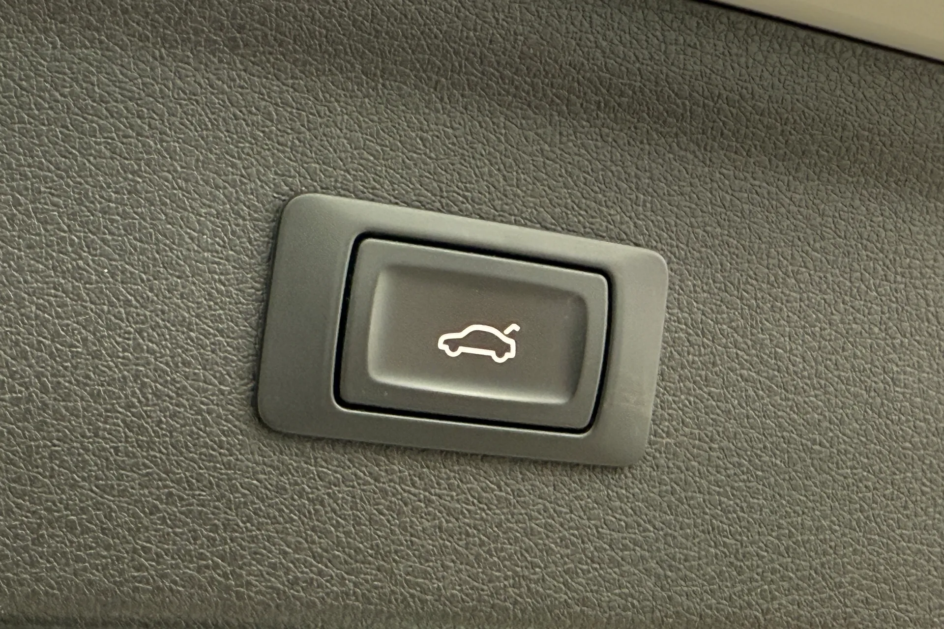 Audi Q3 thumbnail image number 33