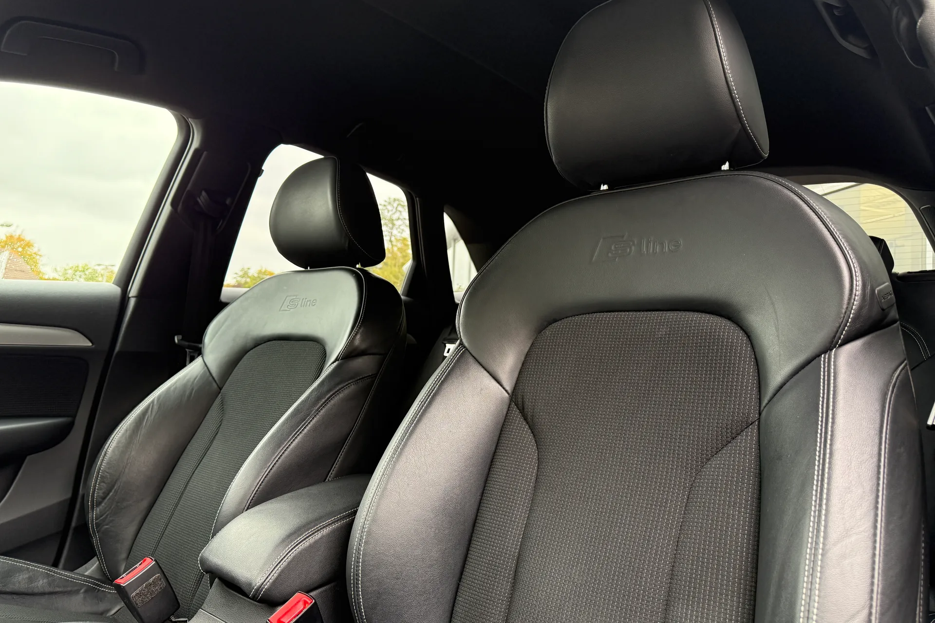 Audi Q3 thumbnail image number 18