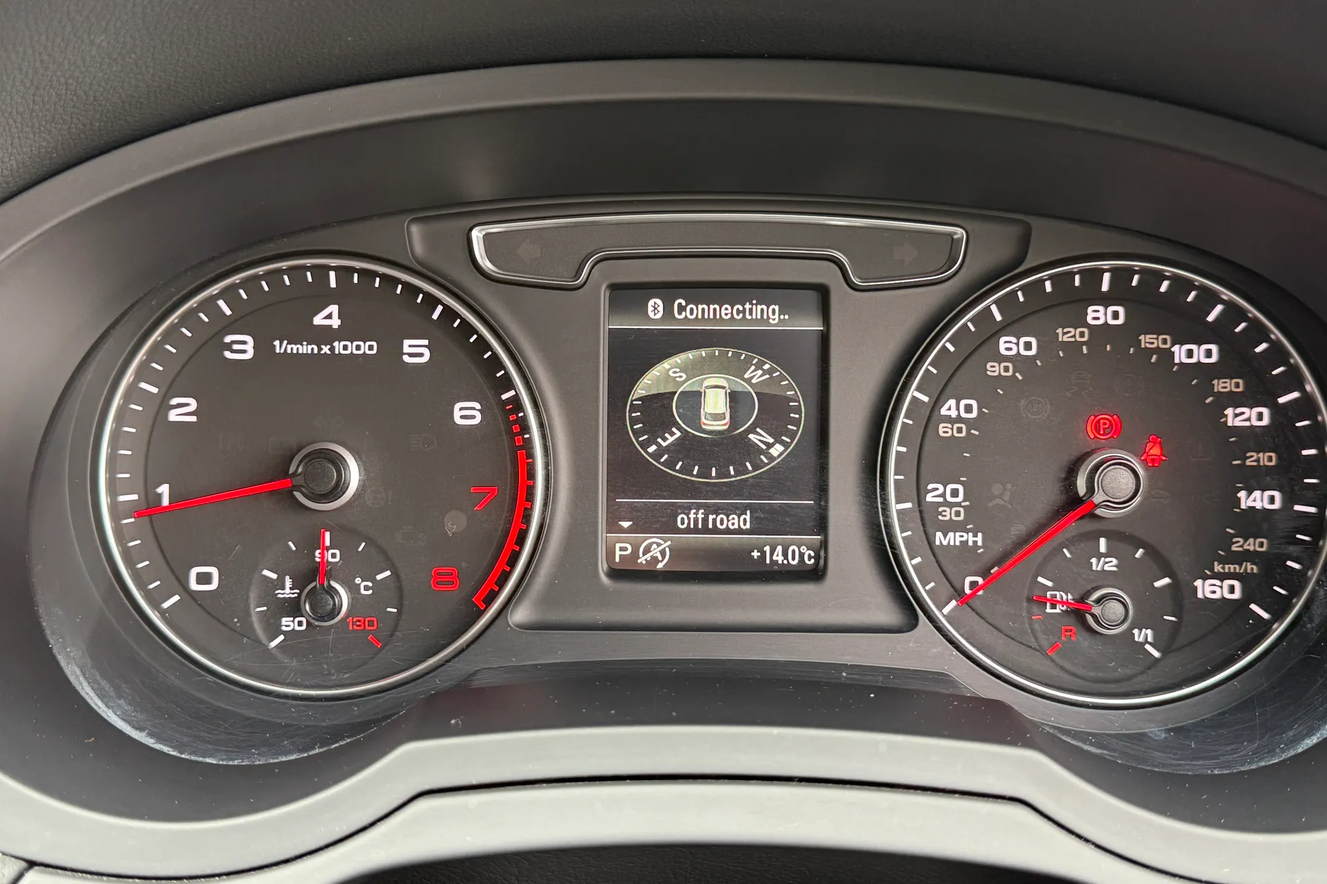 Audi Q3 thumbnail image number 42