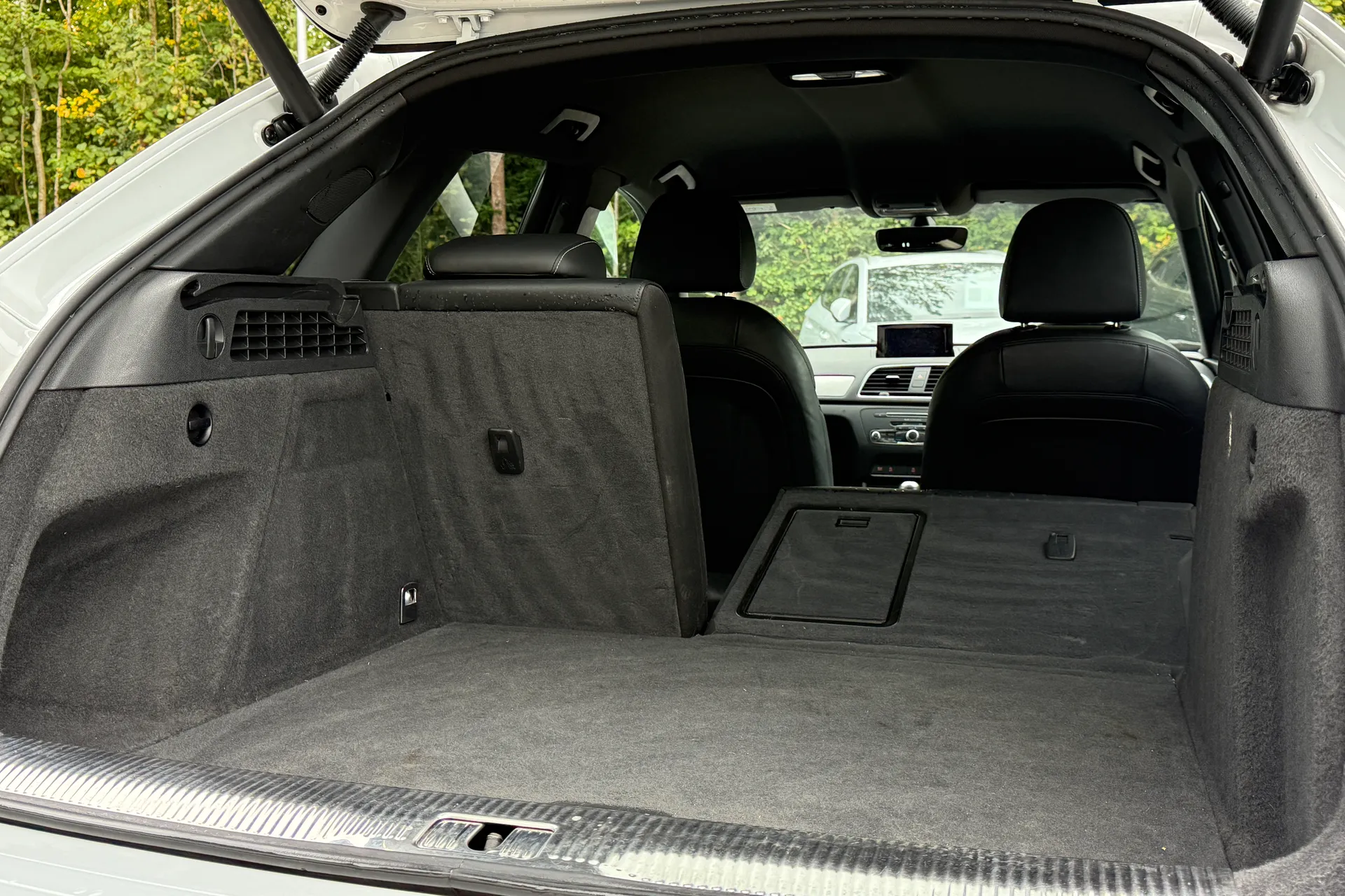 Audi Q3 thumbnail image number 35