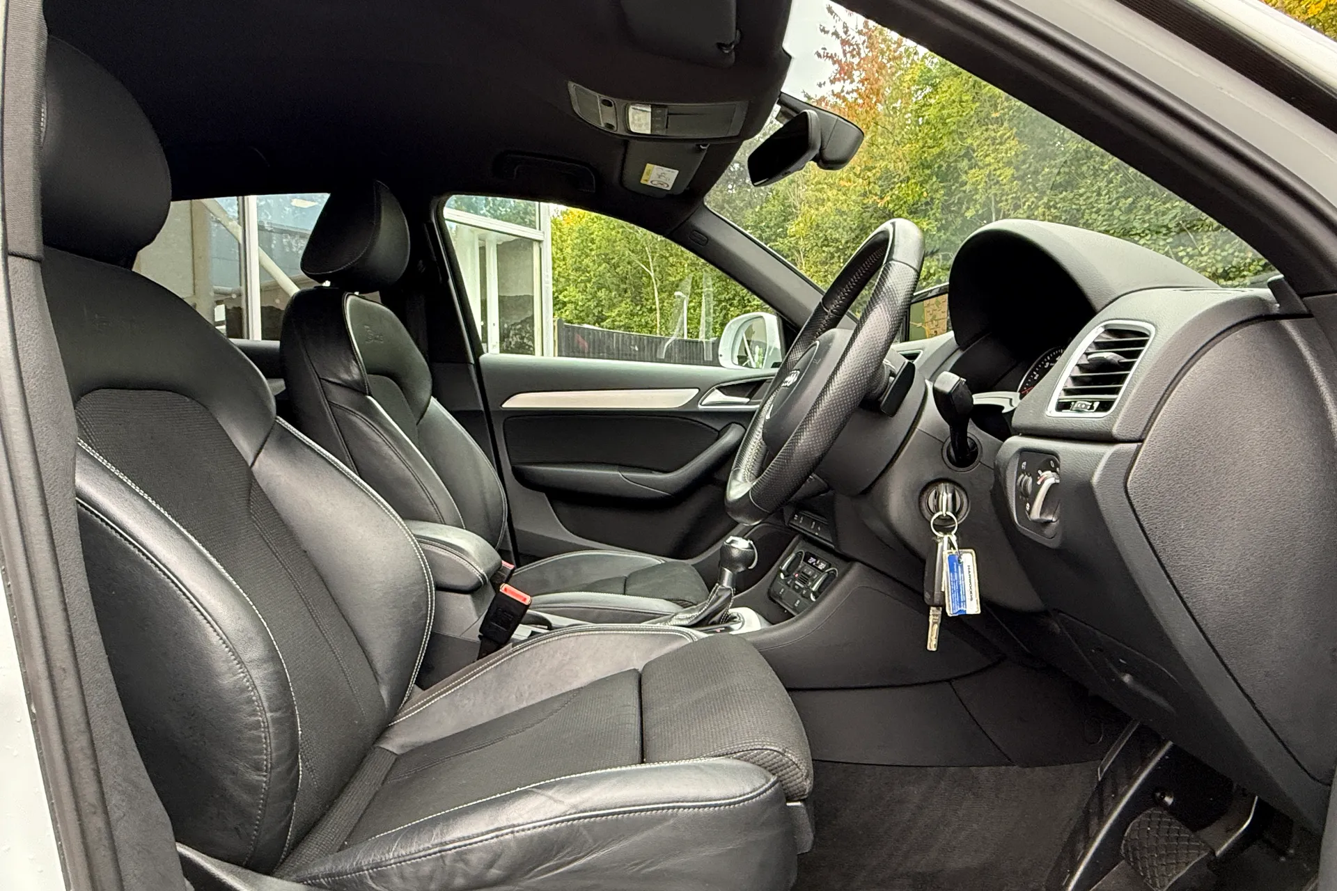 Audi Q3 thumbnail image number 11