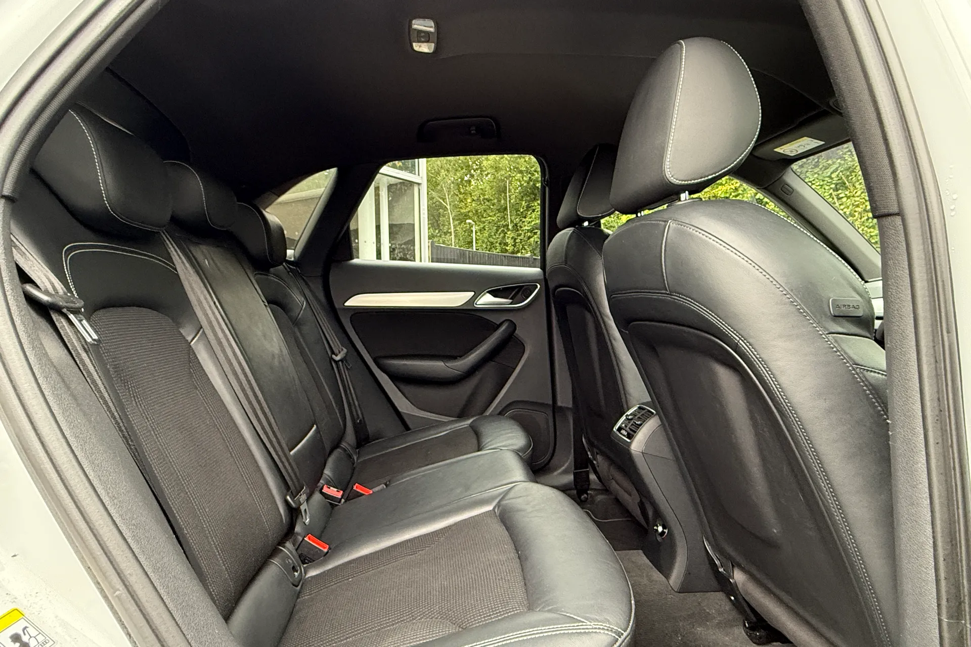 Audi Q3 thumbnail image number 9