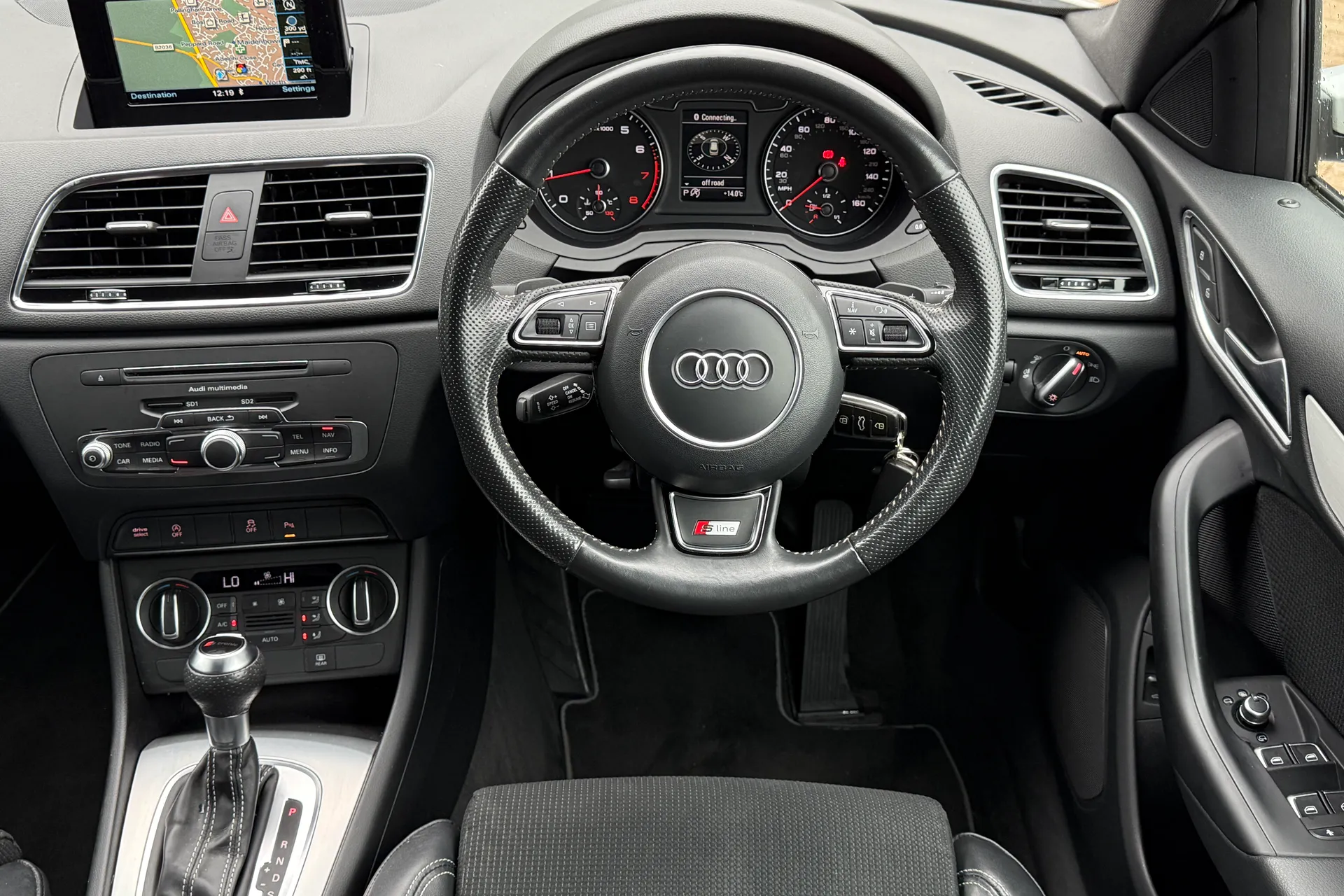 Audi Q3 thumbnail image number 41