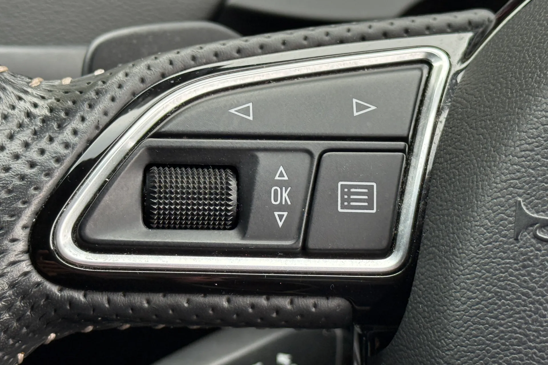 Audi Q3 thumbnail image number 52