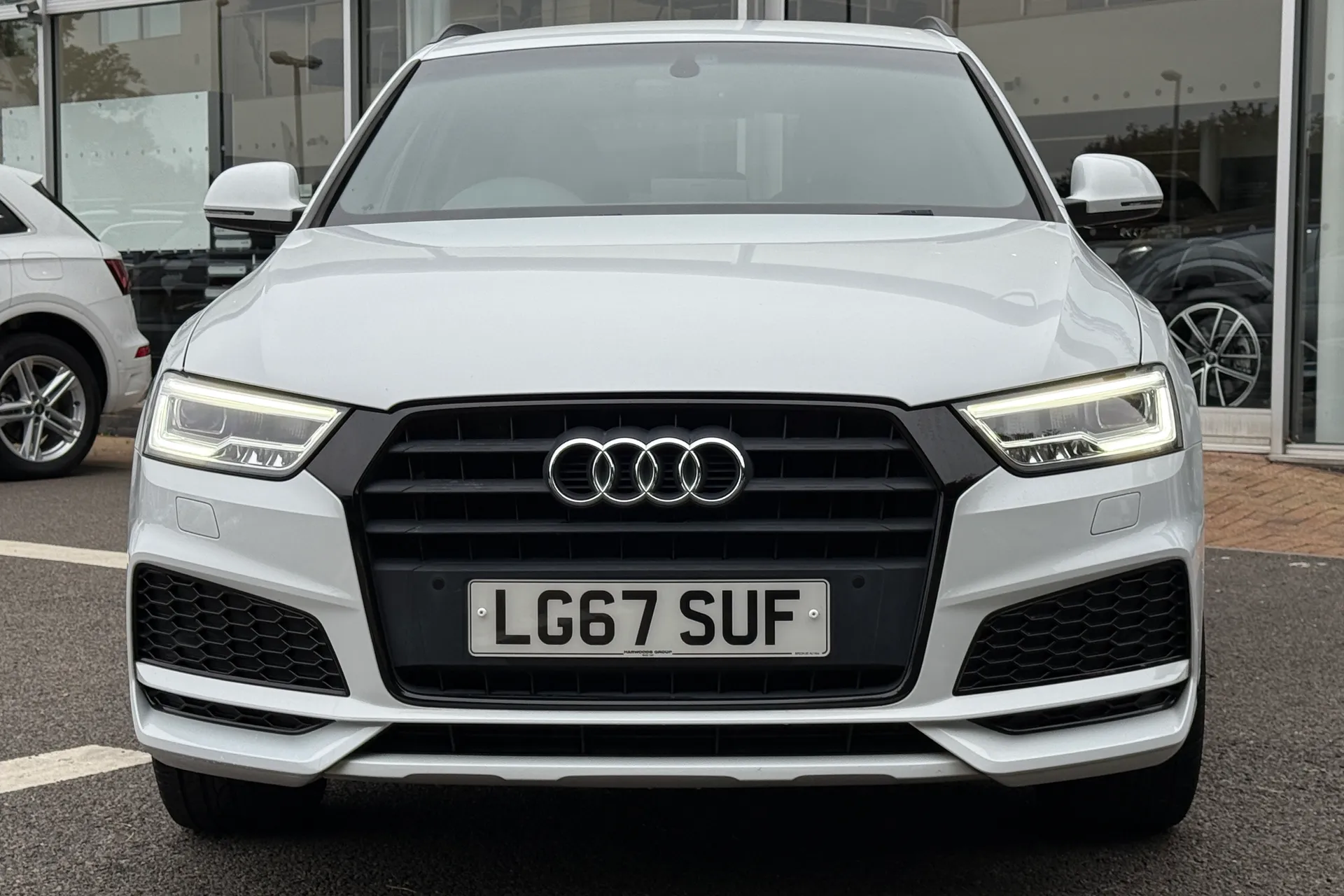 Audi Q3 thumbnail image number 15