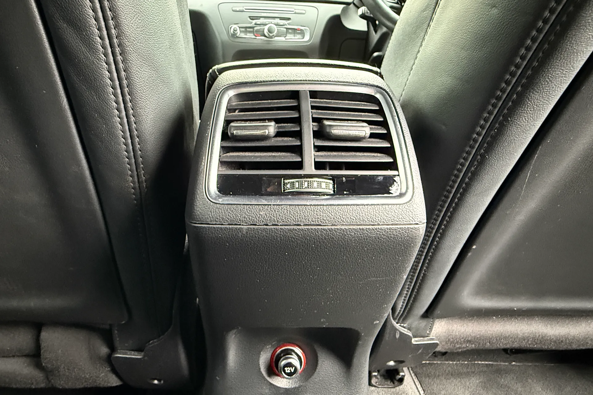 Audi Q3 thumbnail image number 26