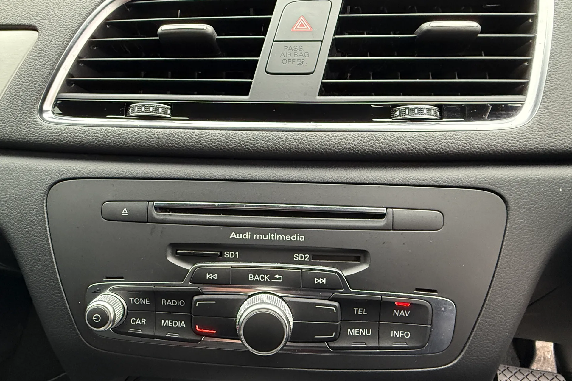 Audi Q3 thumbnail image number 50