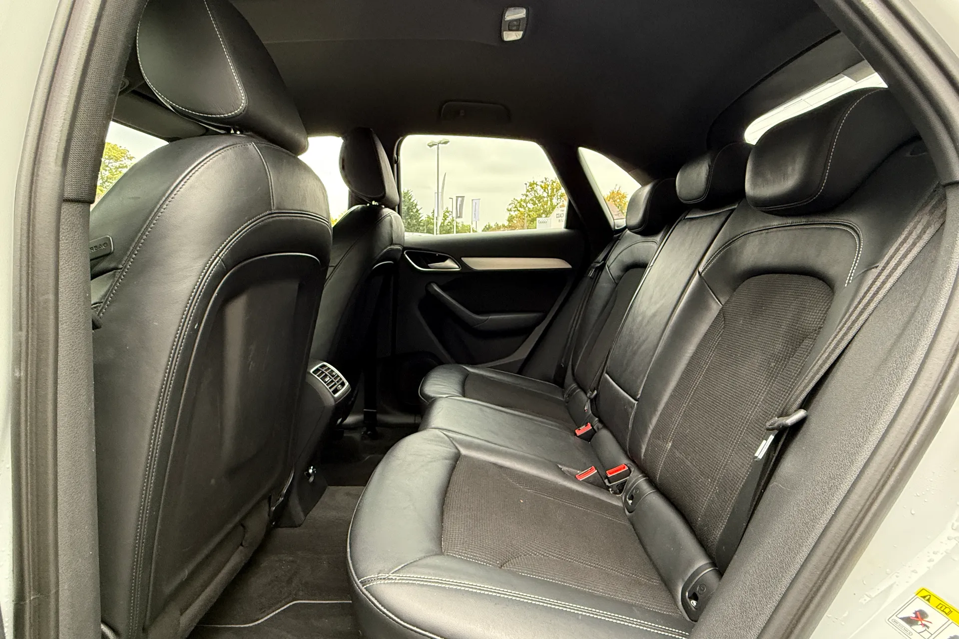 Audi Q3 thumbnail image number 19