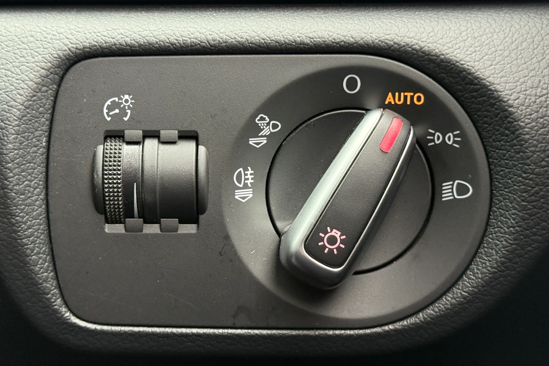 Audi Q3 thumbnail image number 62