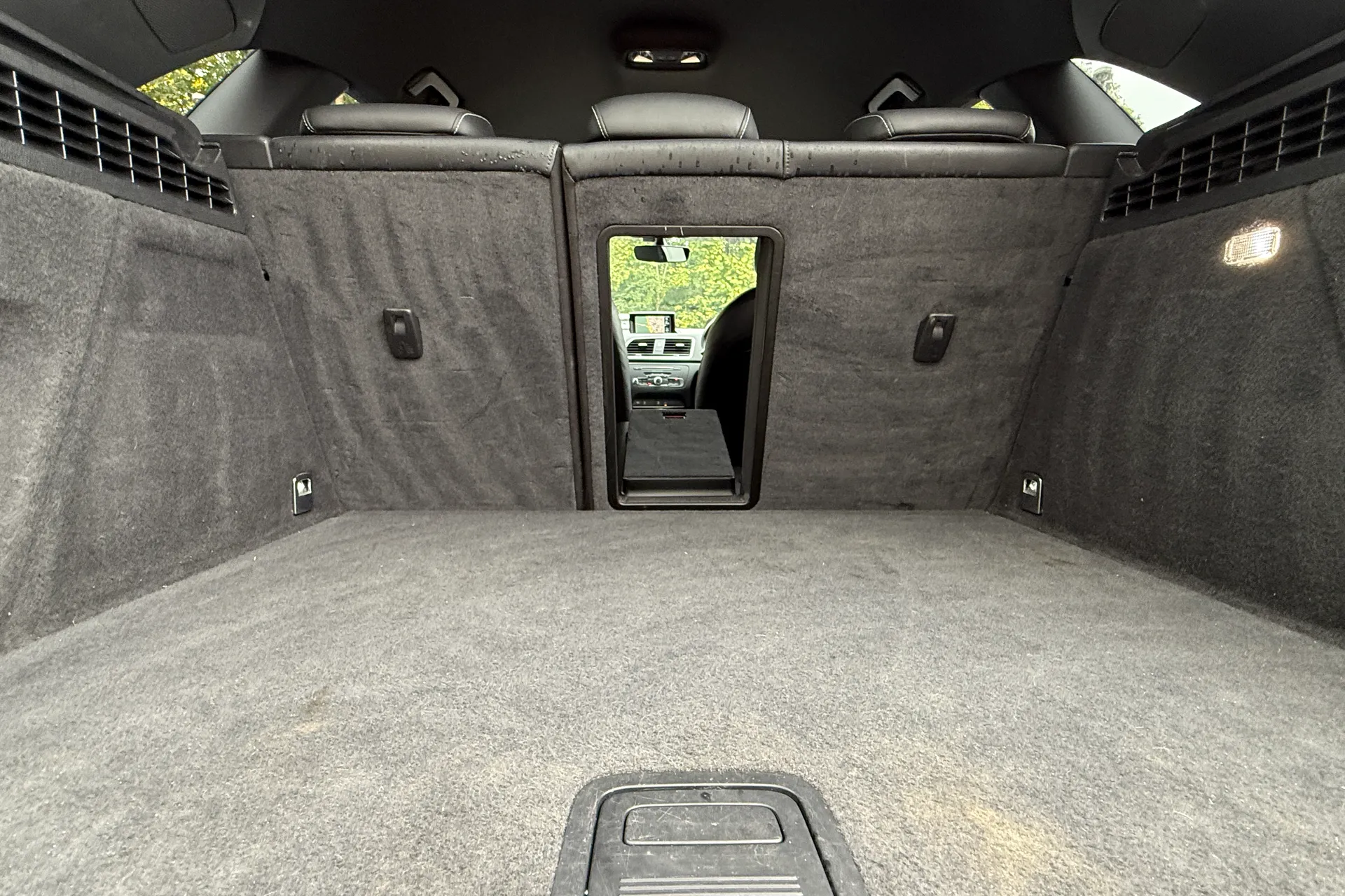 Audi Q3 thumbnail image number 34