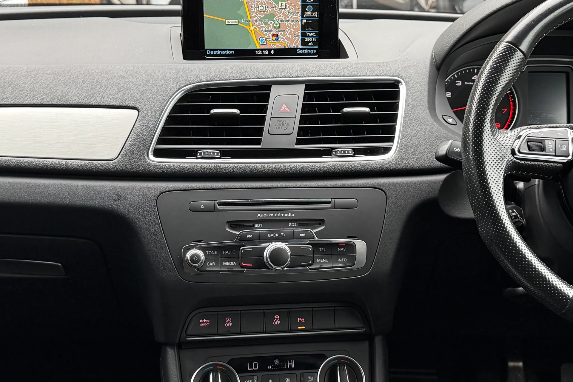 Audi Q3 thumbnail image number 39