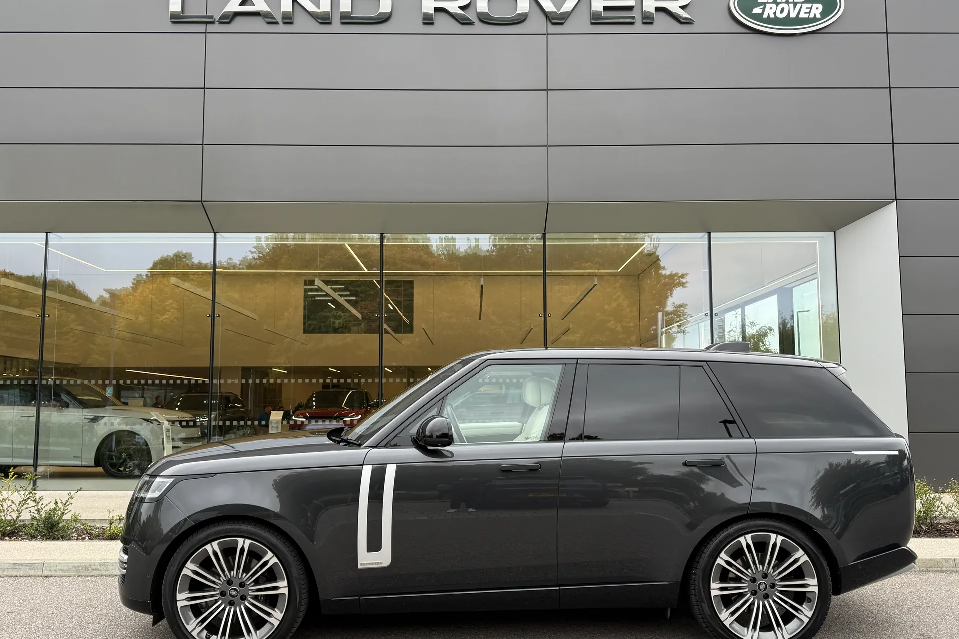 LAND ROVER RANGE ROVER thumbnail image number 14