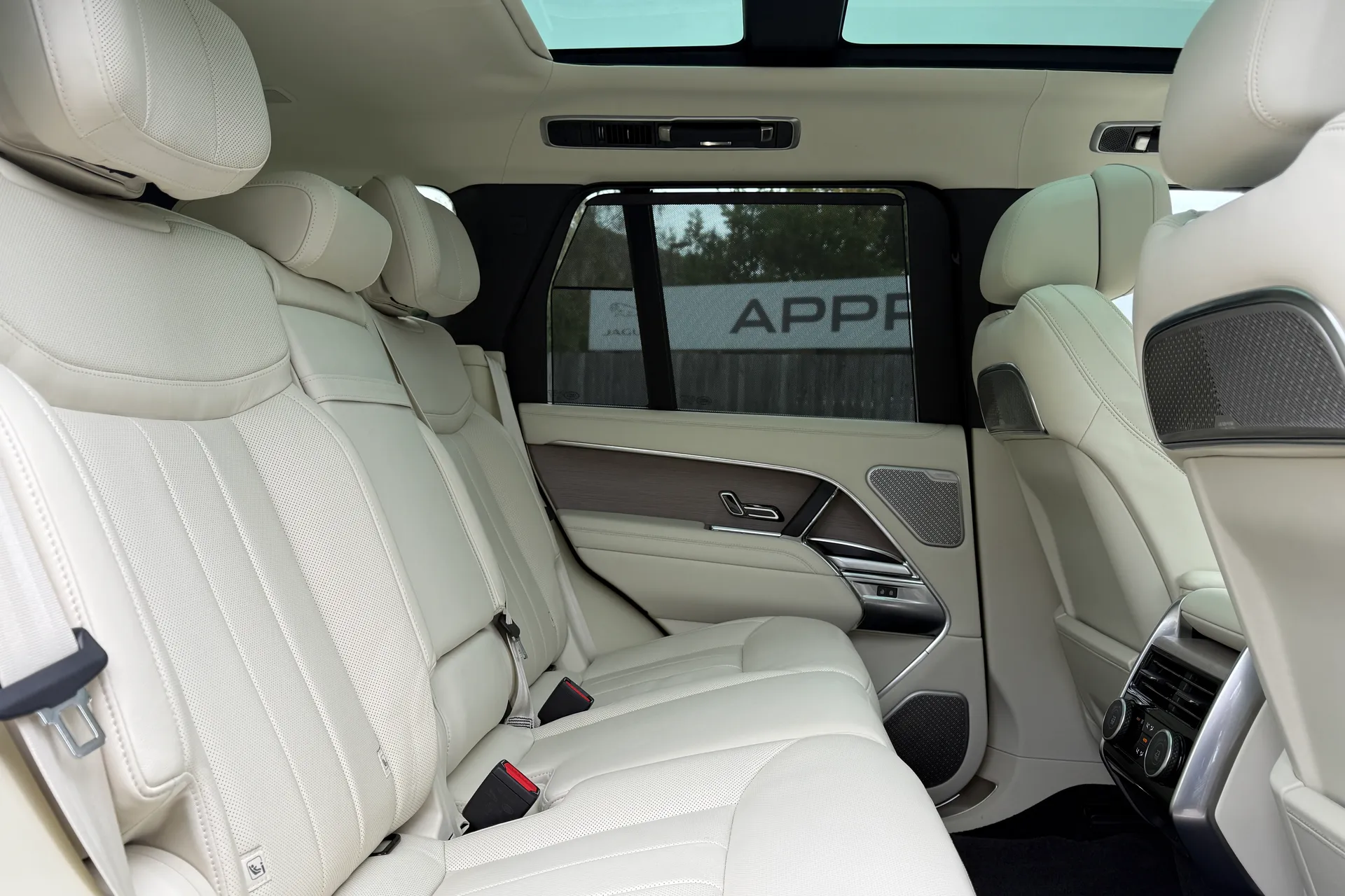 LAND ROVER RANGE ROVER thumbnail image number 53