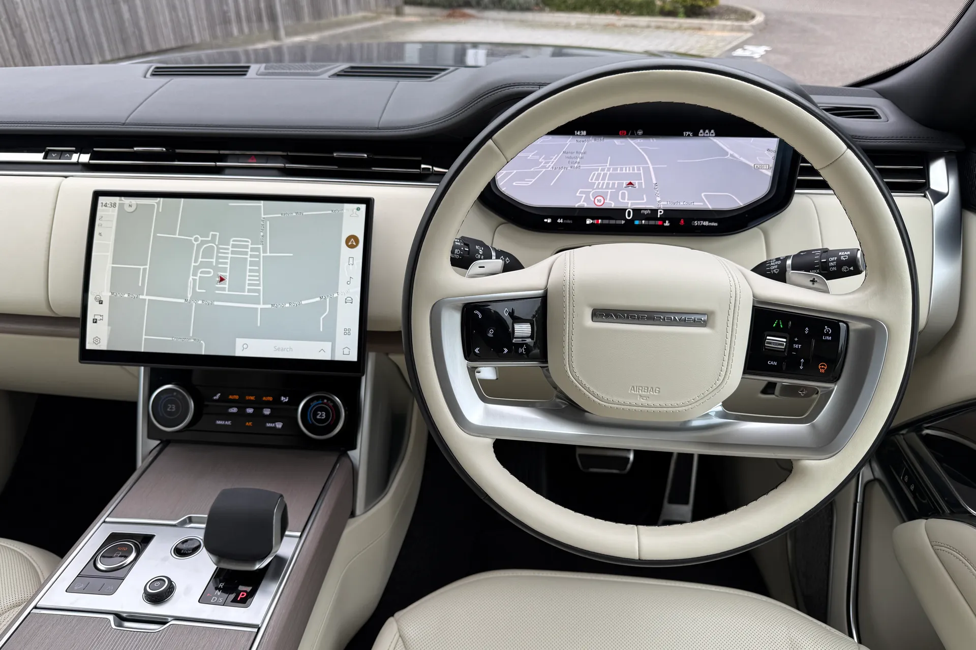 LAND ROVER RANGE ROVER thumbnail image number 32