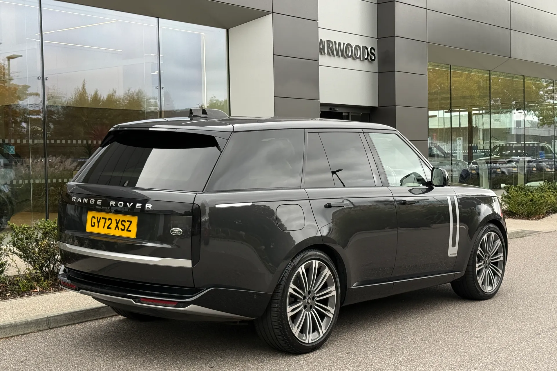 LAND ROVER RANGE ROVER thumbnail image number 17