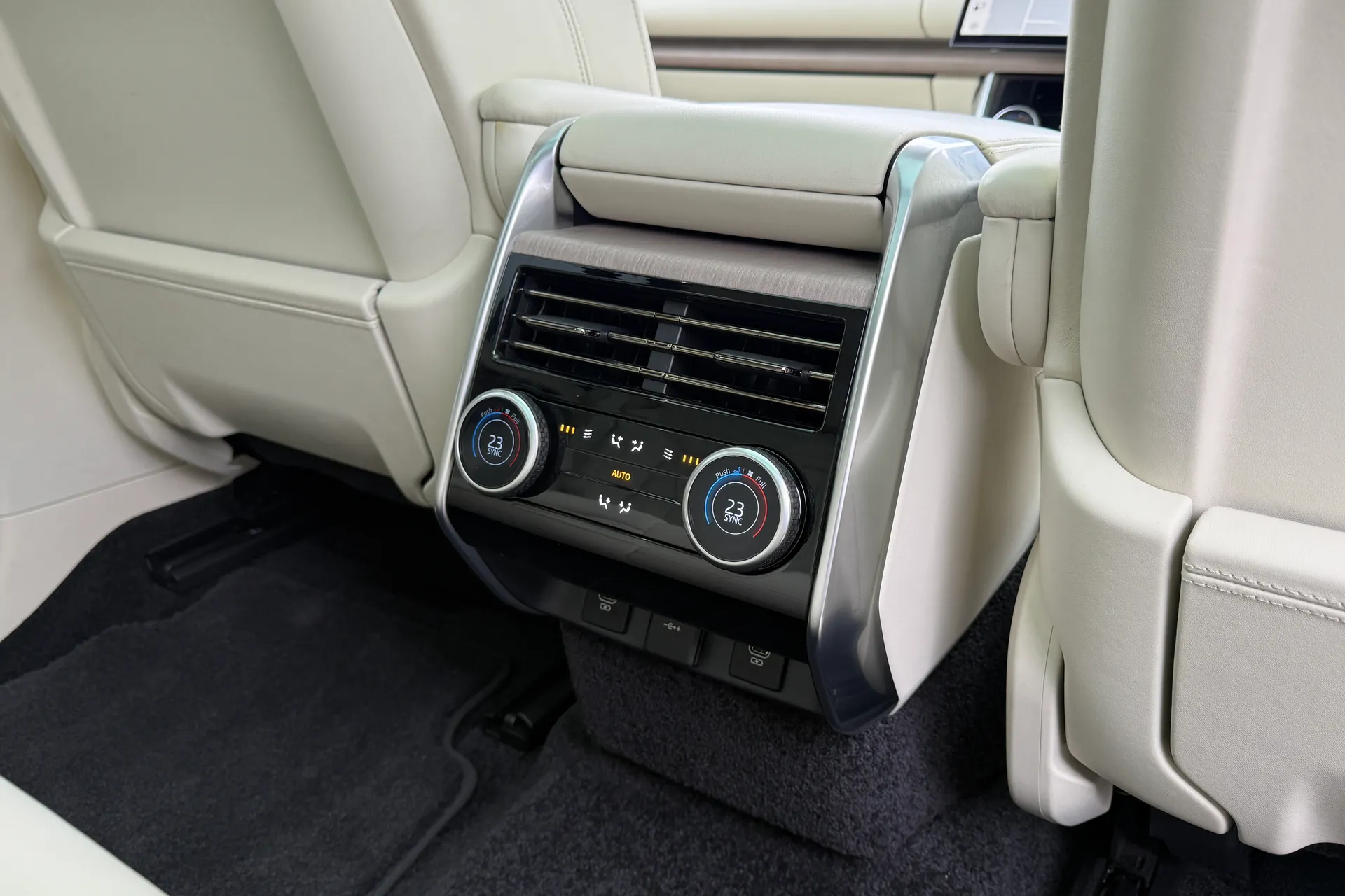 LAND ROVER RANGE ROVER thumbnail image number 57