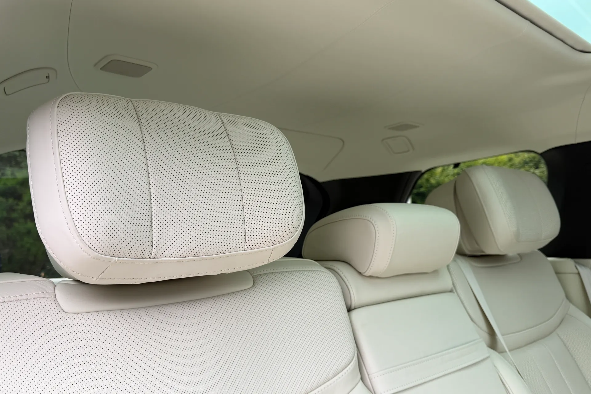 LAND ROVER RANGE ROVER thumbnail image number 40