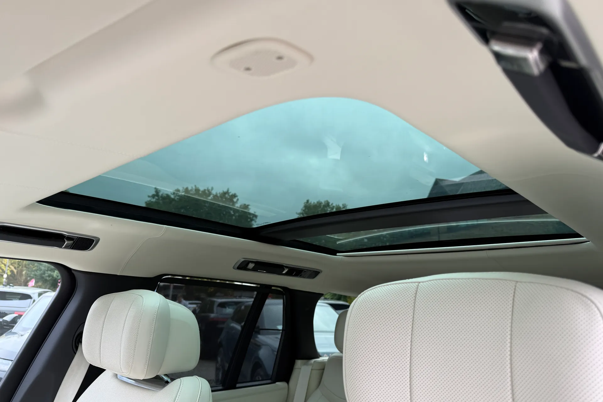 LAND ROVER RANGE ROVER thumbnail image number 6