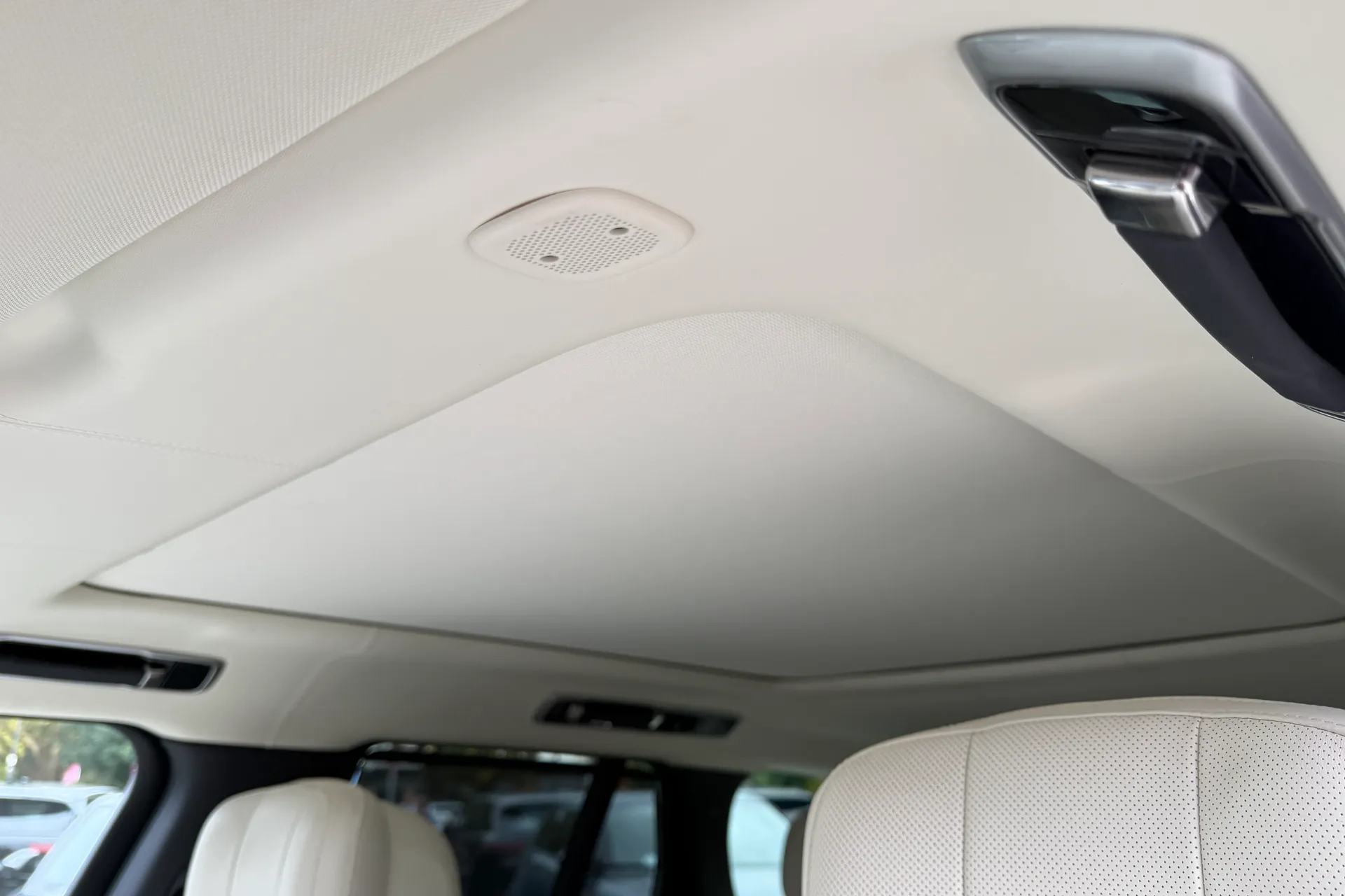 LAND ROVER RANGE ROVER thumbnail image number 7