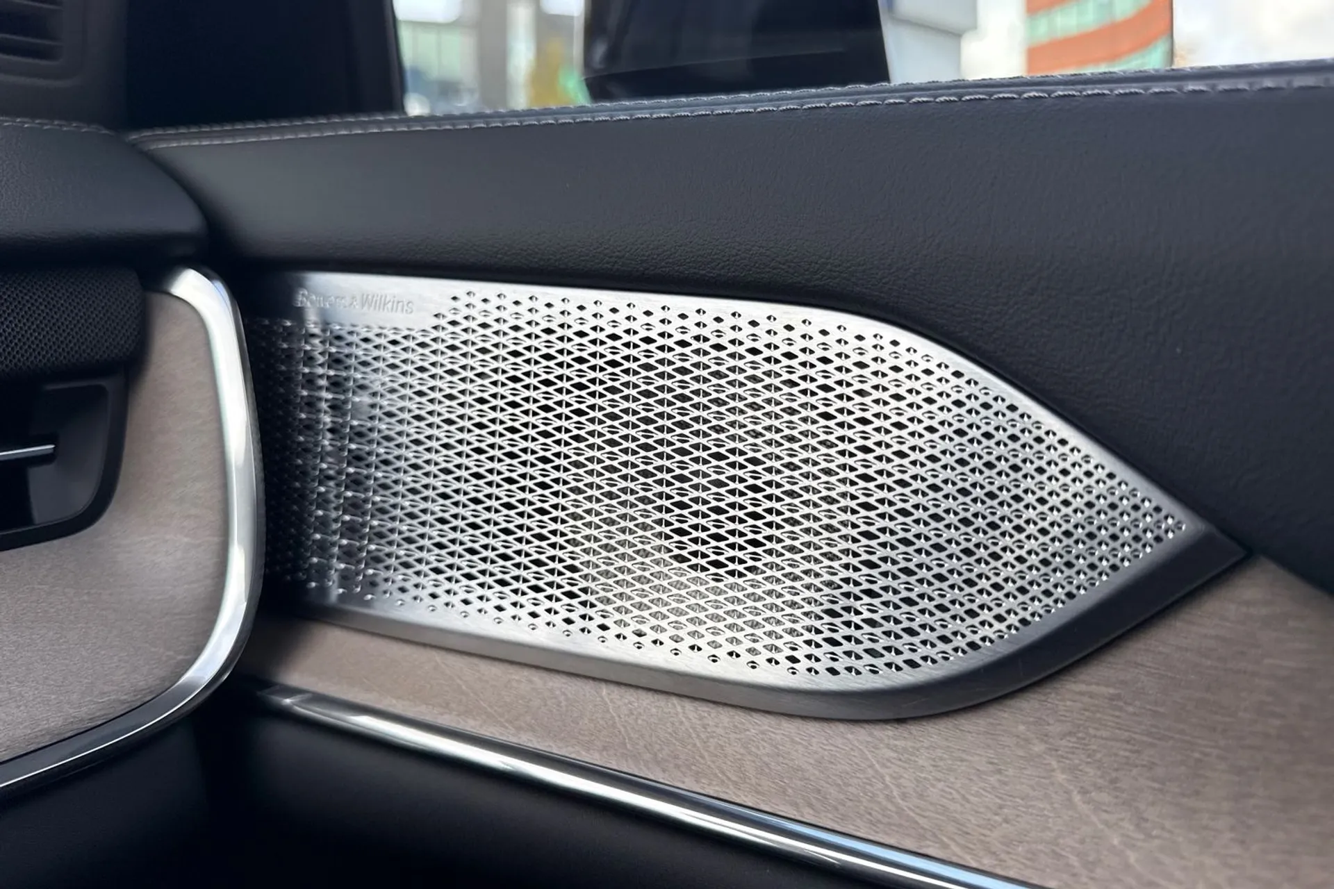 Volvo EX90 thumbnail image number 46