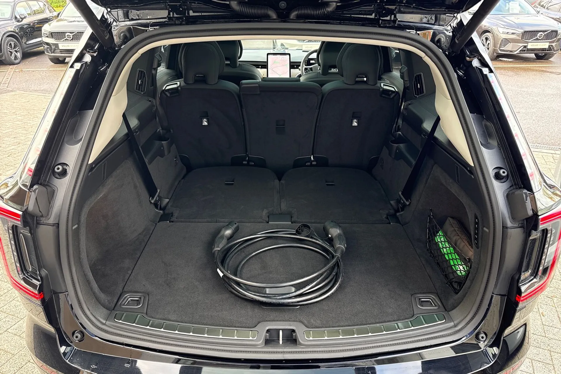 Volvo EX90 thumbnail image number 20