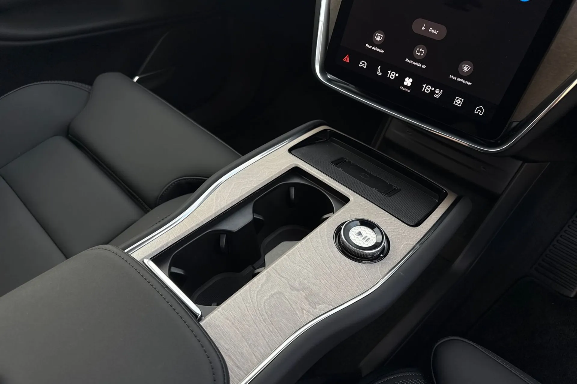 Volvo EX90 thumbnail image number 47