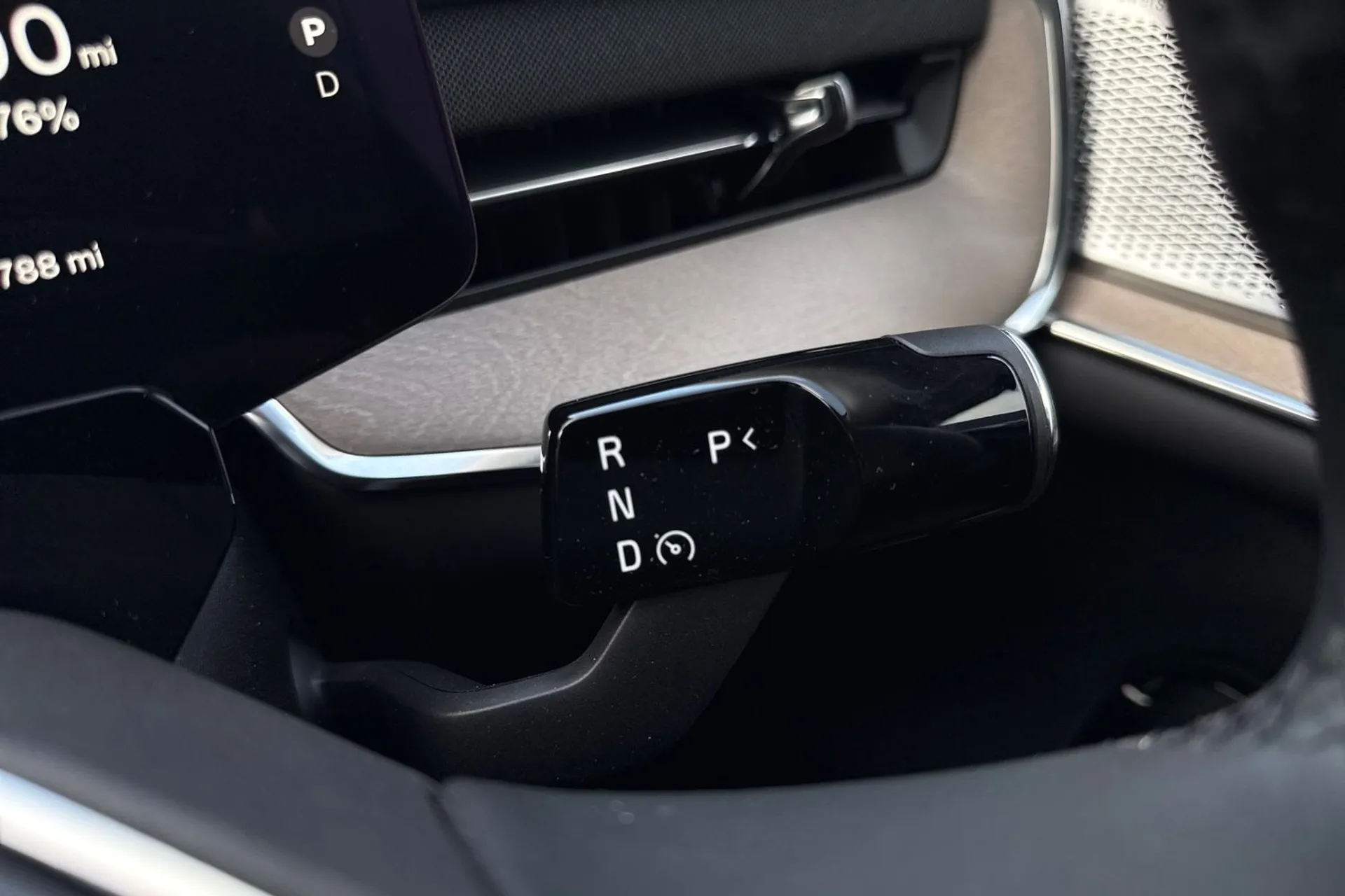 Volvo EX90 thumbnail image number 39