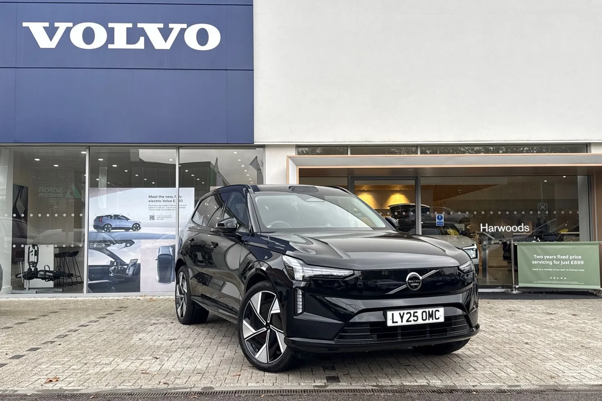 Volvo EX90 focused image