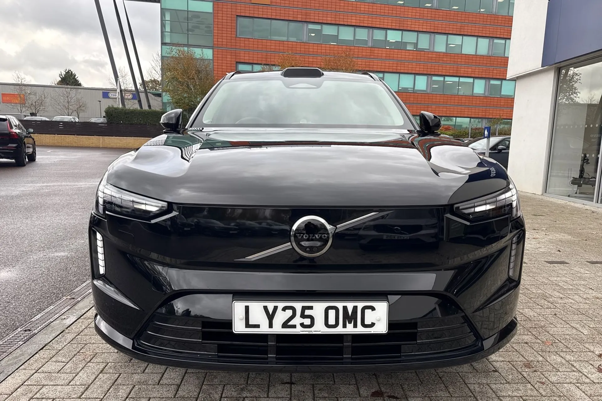 Volvo EX90 thumbnail image number 13