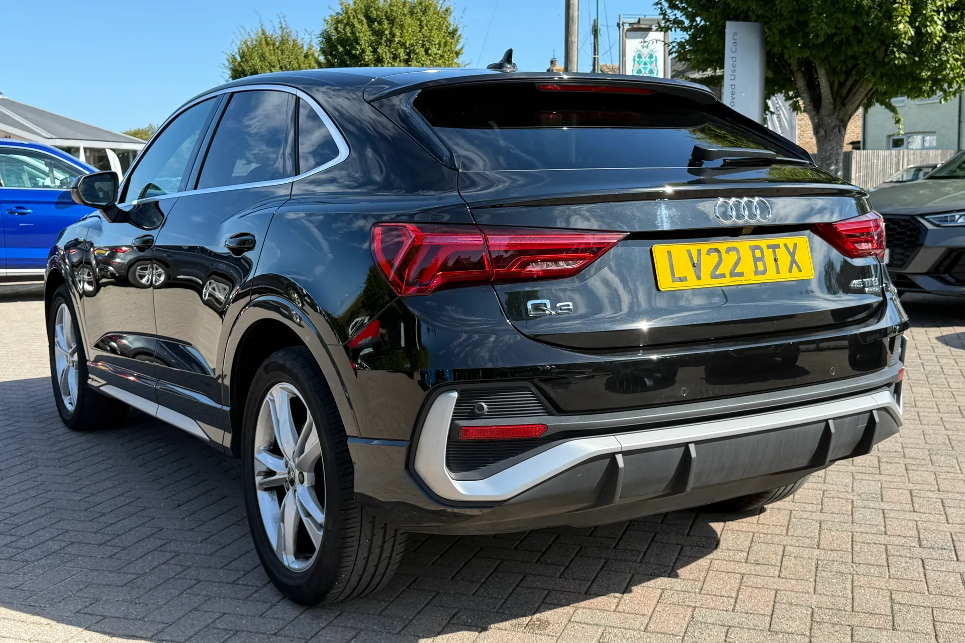 Audi Q3 thumbnail image number 8