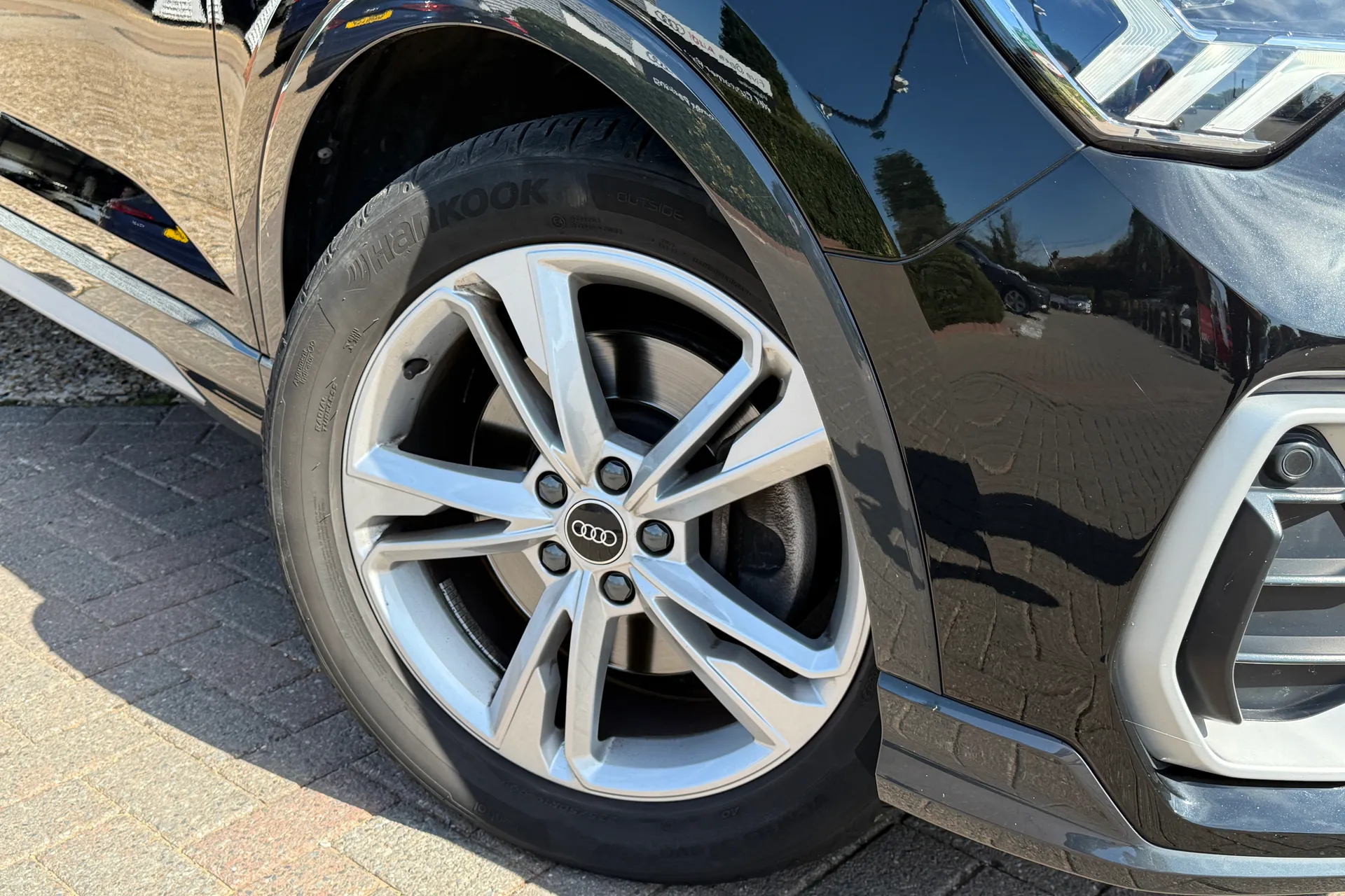 Audi Q3 thumbnail image number 10