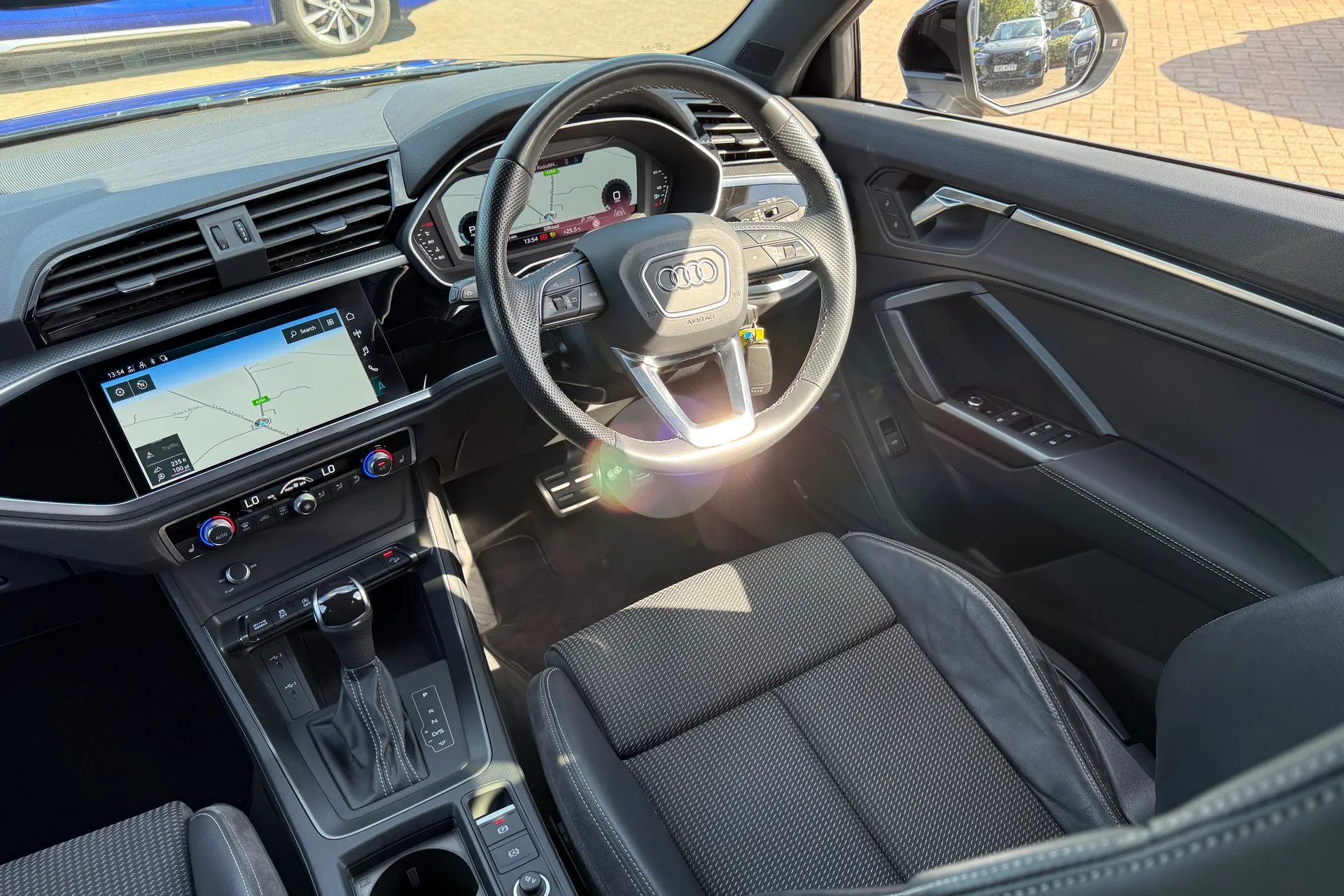 Audi Q3 thumbnail image number 39