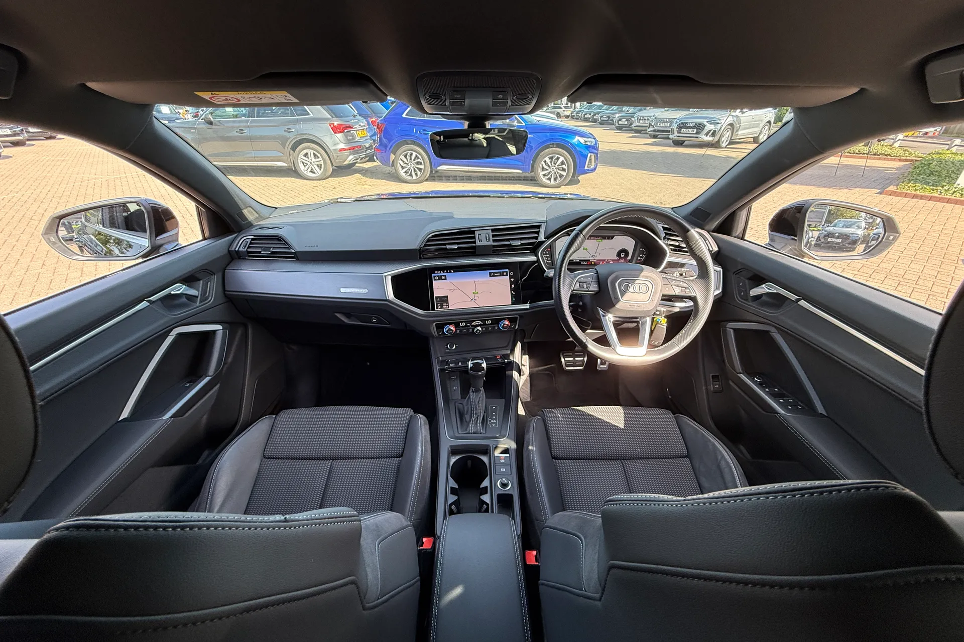 Audi Q3 thumbnail image number 3