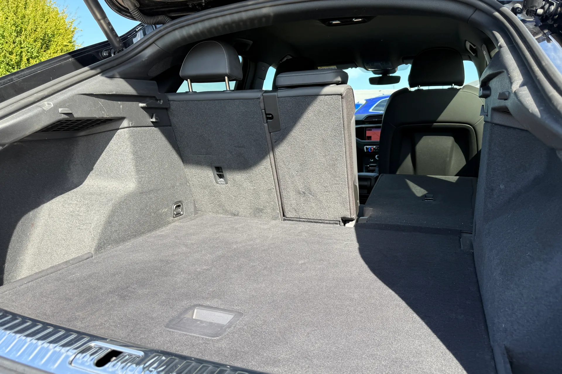 Audi Q3 thumbnail image number 33