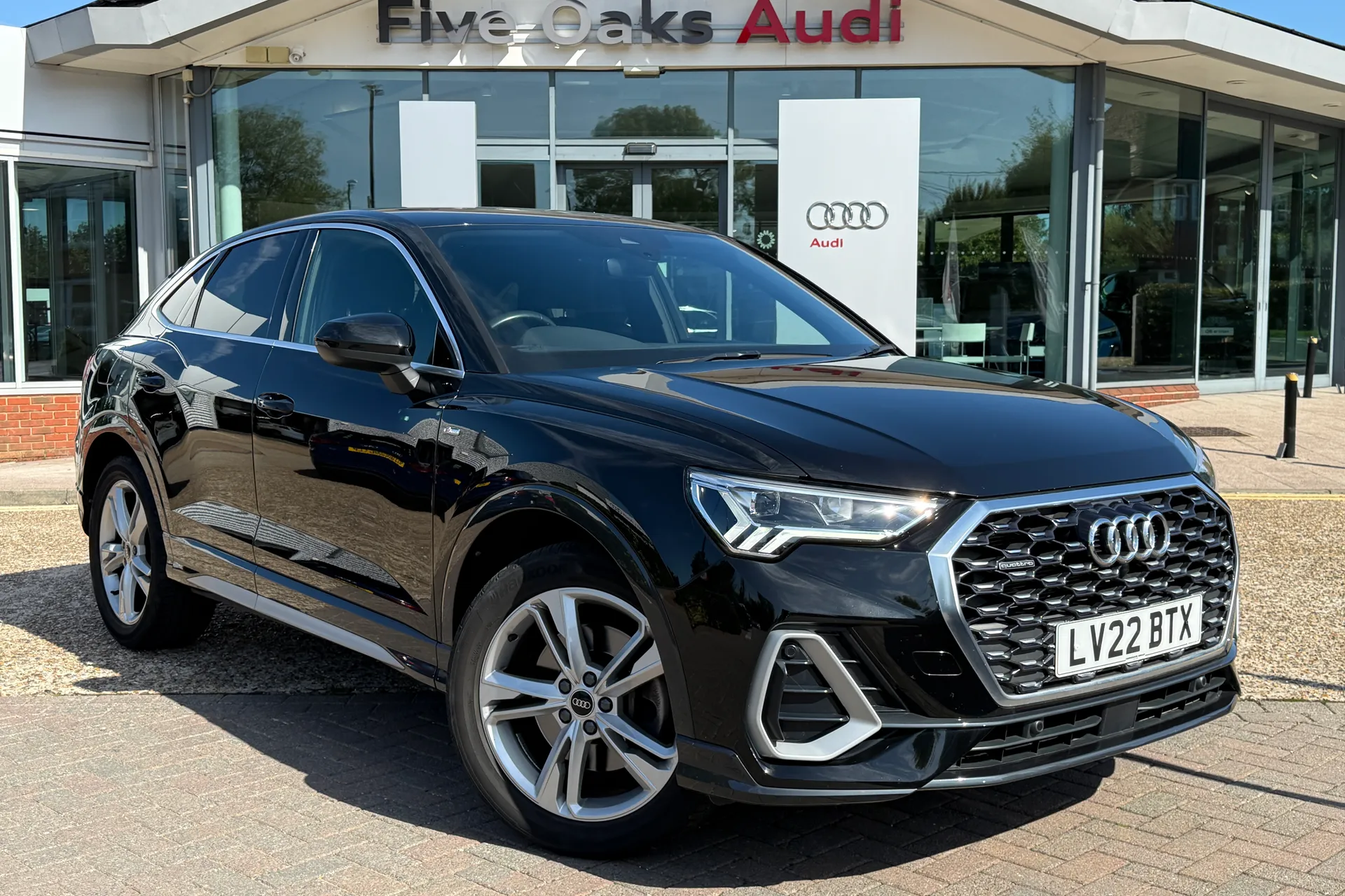 Audi Q3 focused image