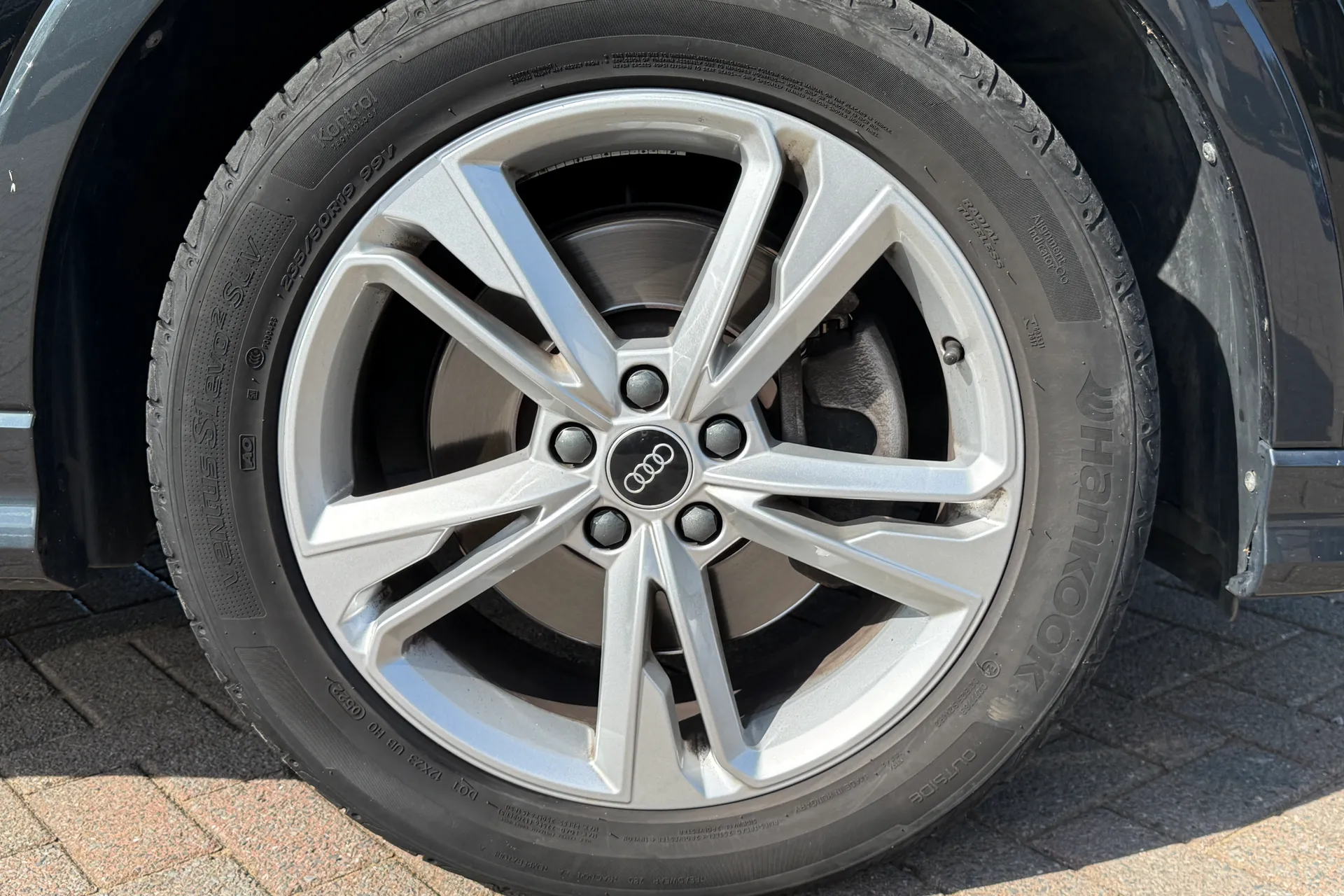 Audi Q3 thumbnail image number 45