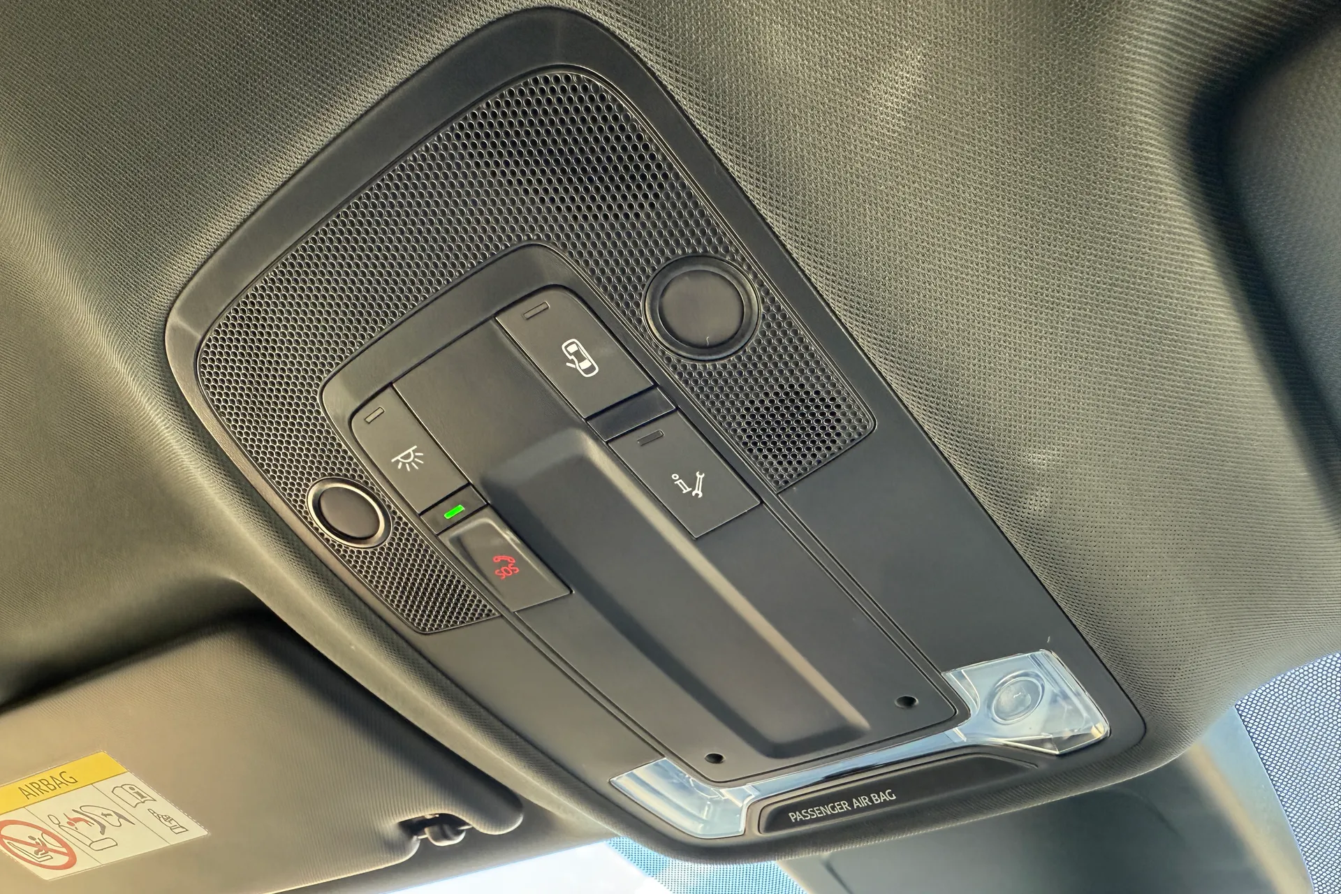 Audi Q3 thumbnail image number 20