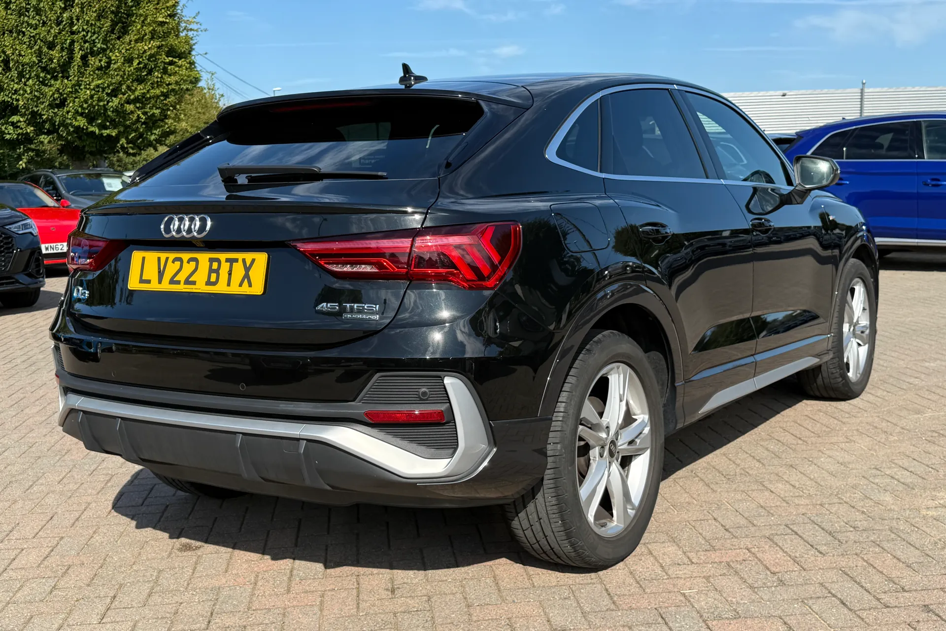 Audi Q3 thumbnail image number 6