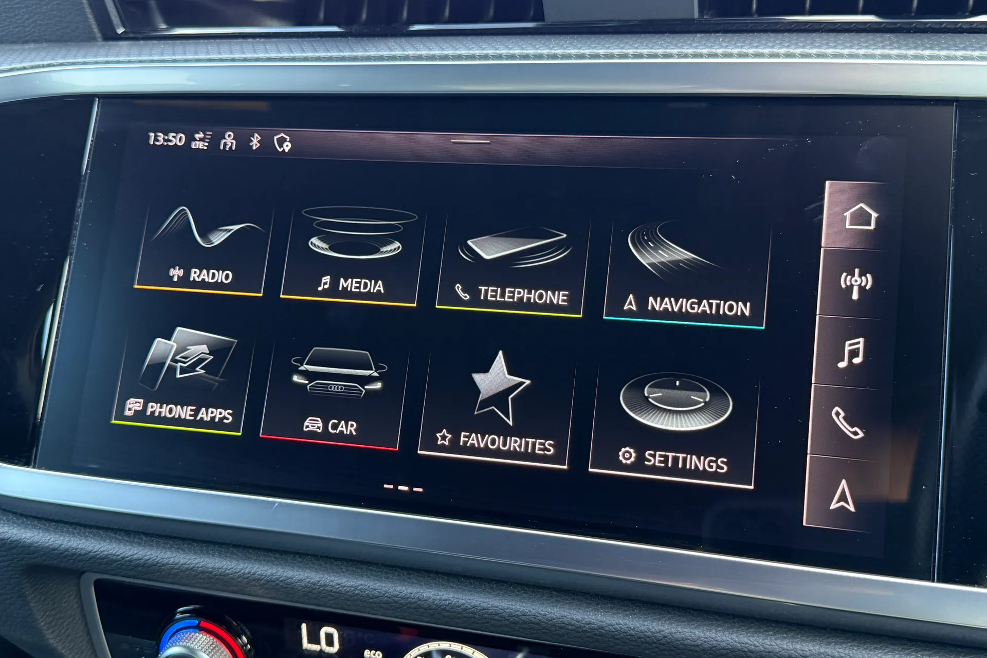 Audi Q3 thumbnail image number 13