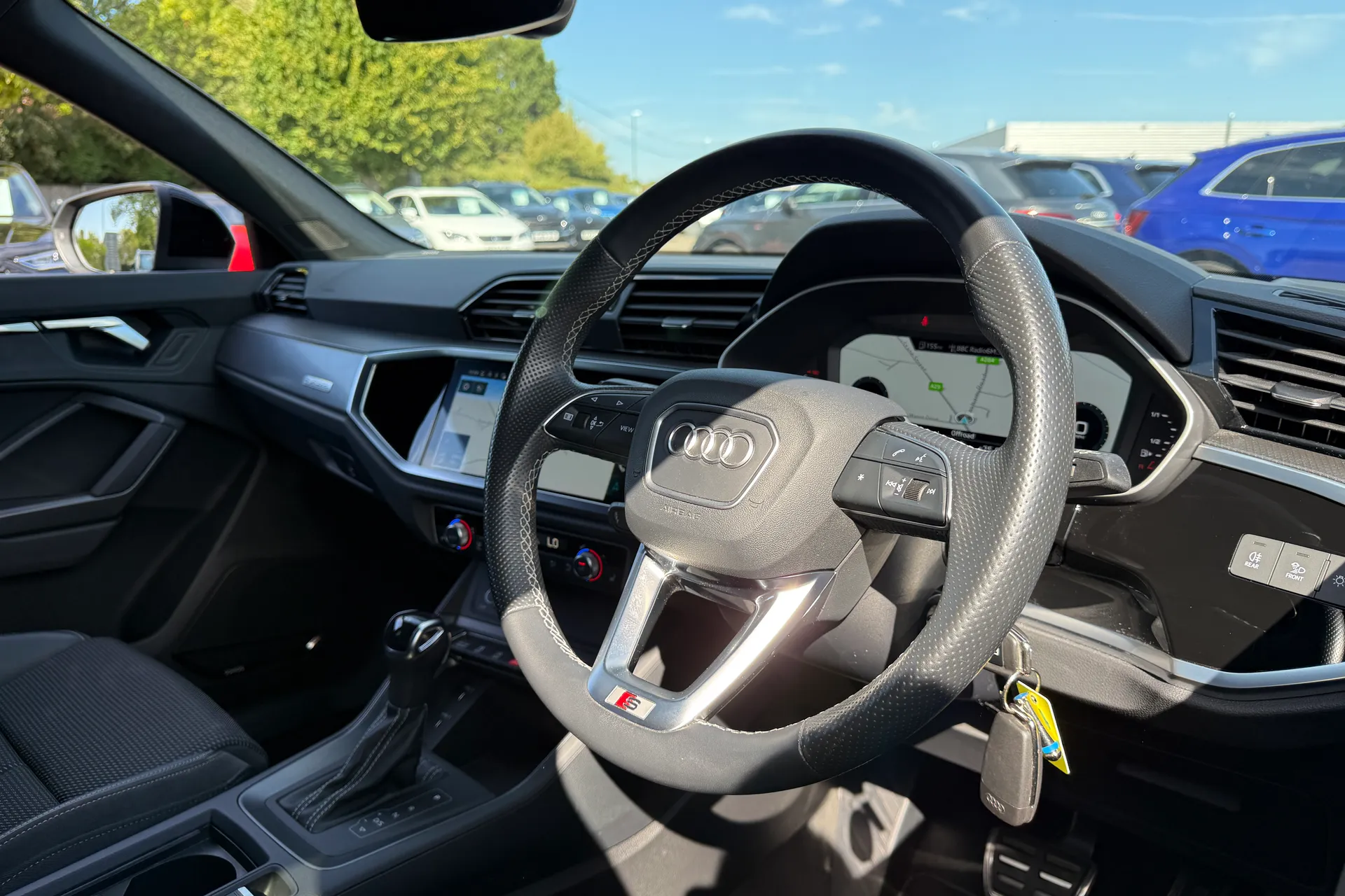 Audi Q3 thumbnail image number 28