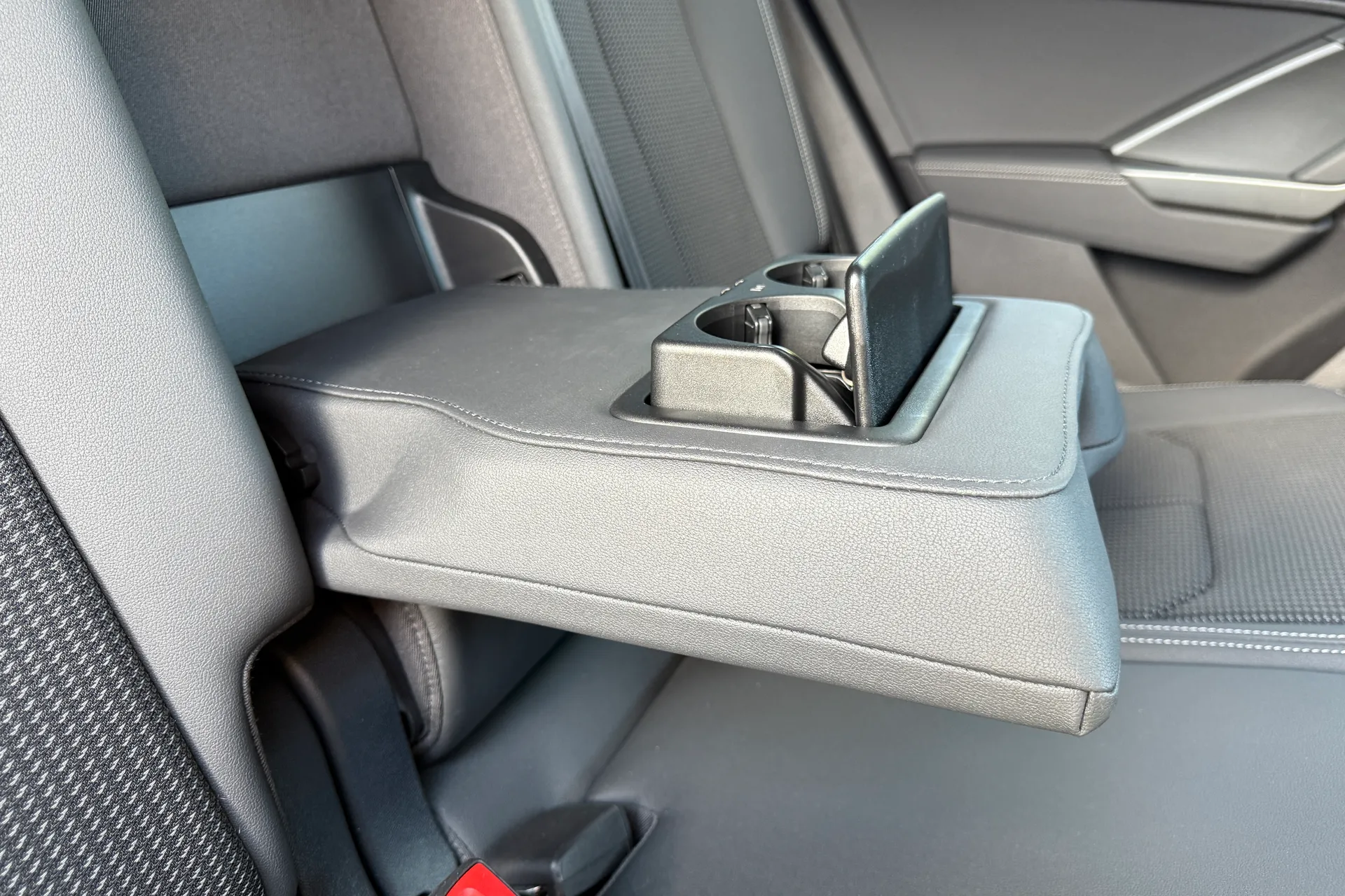 Audi Q3 thumbnail image number 43