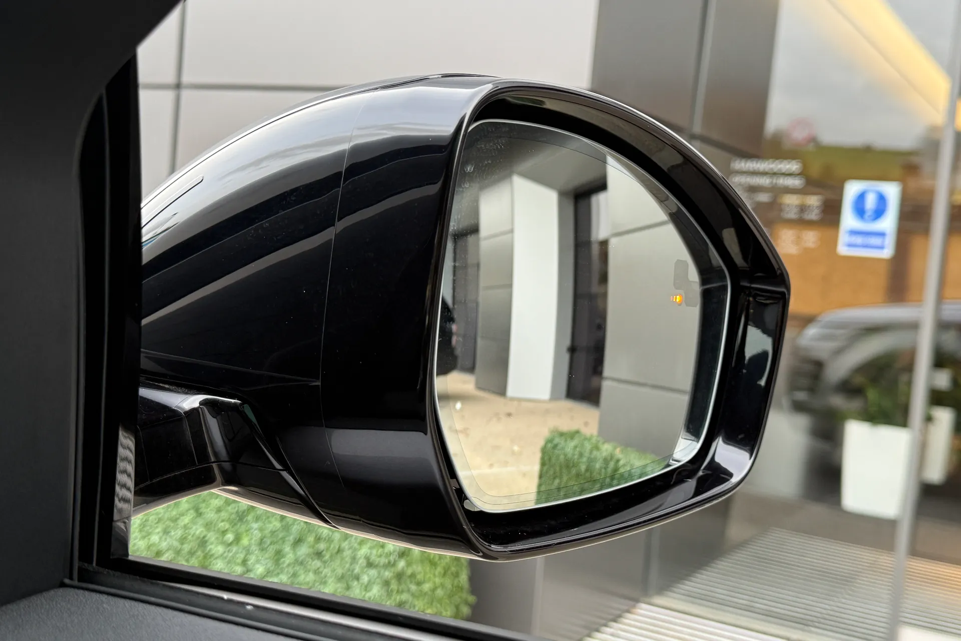 LAND ROVER RANGE ROVER EVOQUE thumbnail image number 11