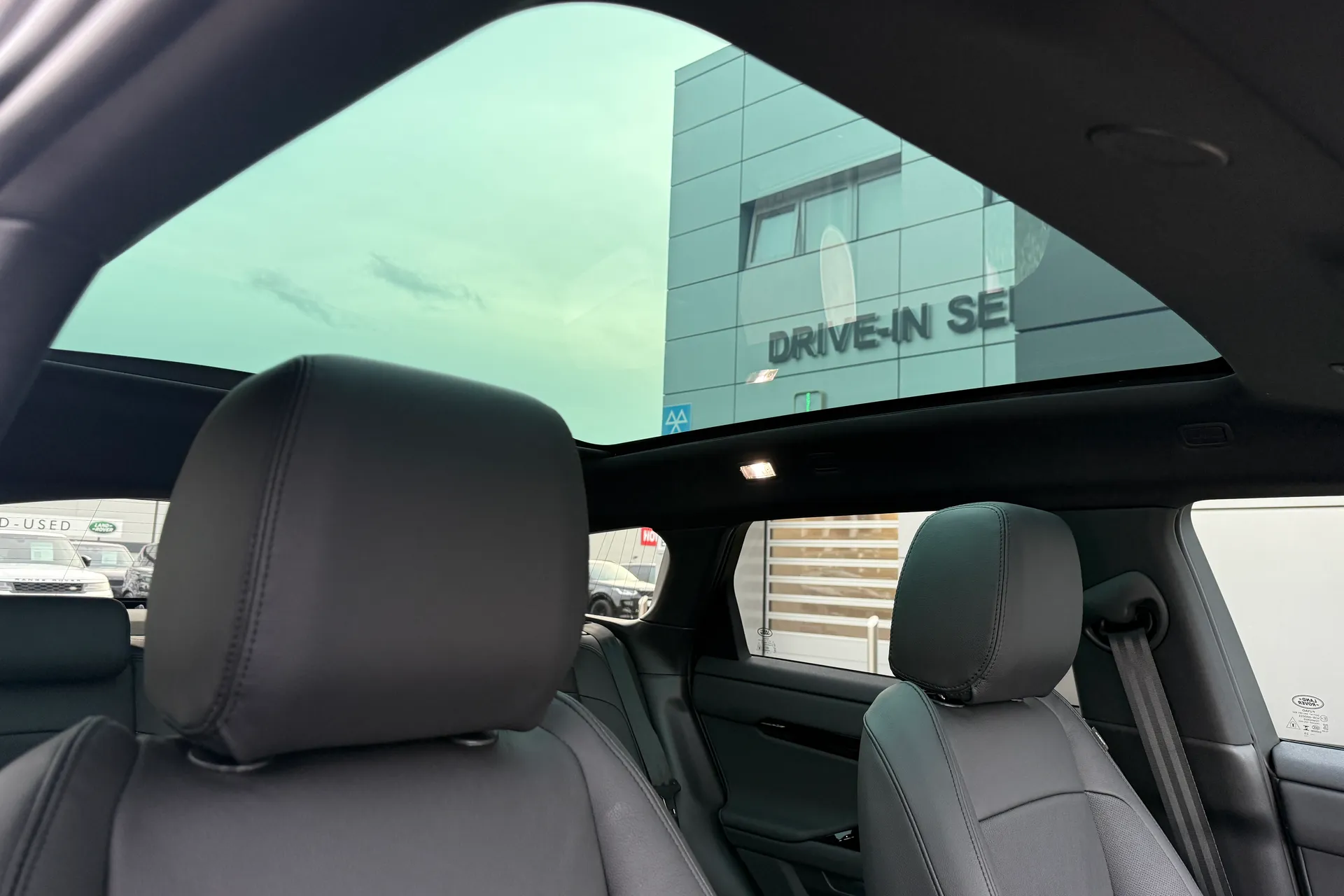 LAND ROVER RANGE ROVER EVOQUE thumbnail image number 8