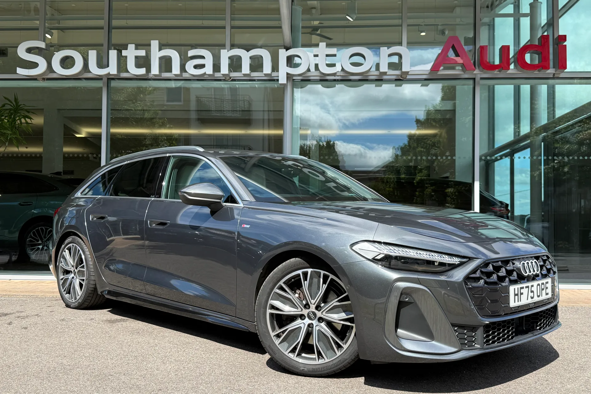 Audi A5 Avant focused image