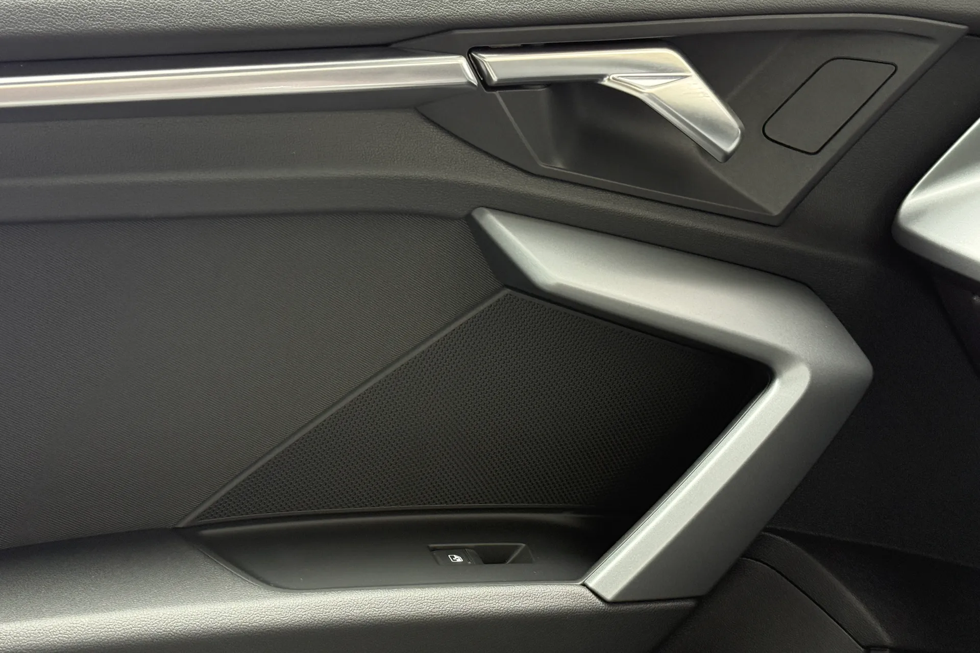 Audi A3 thumbnail image number 32