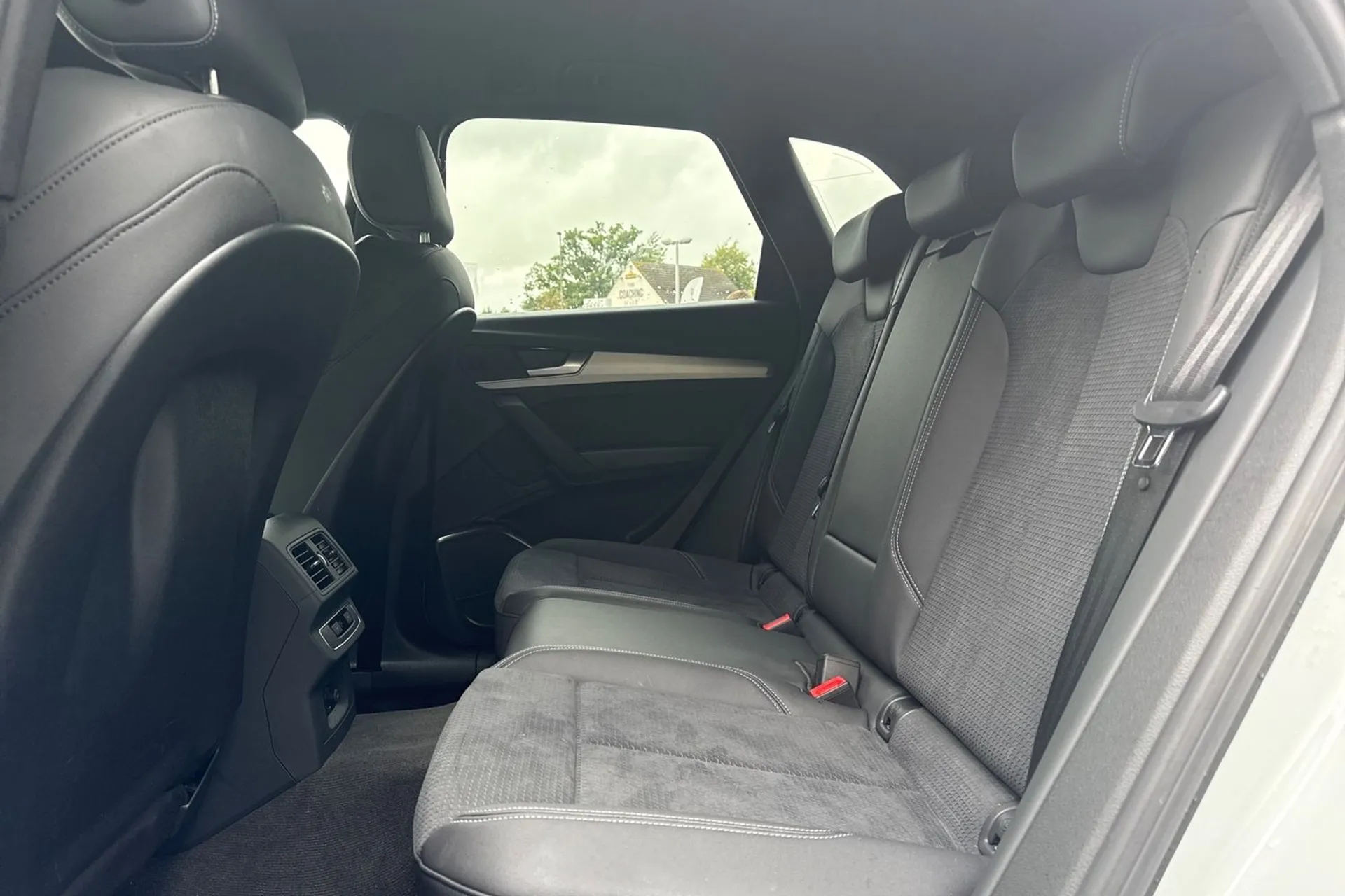 Audi Q5 thumbnail image number 13