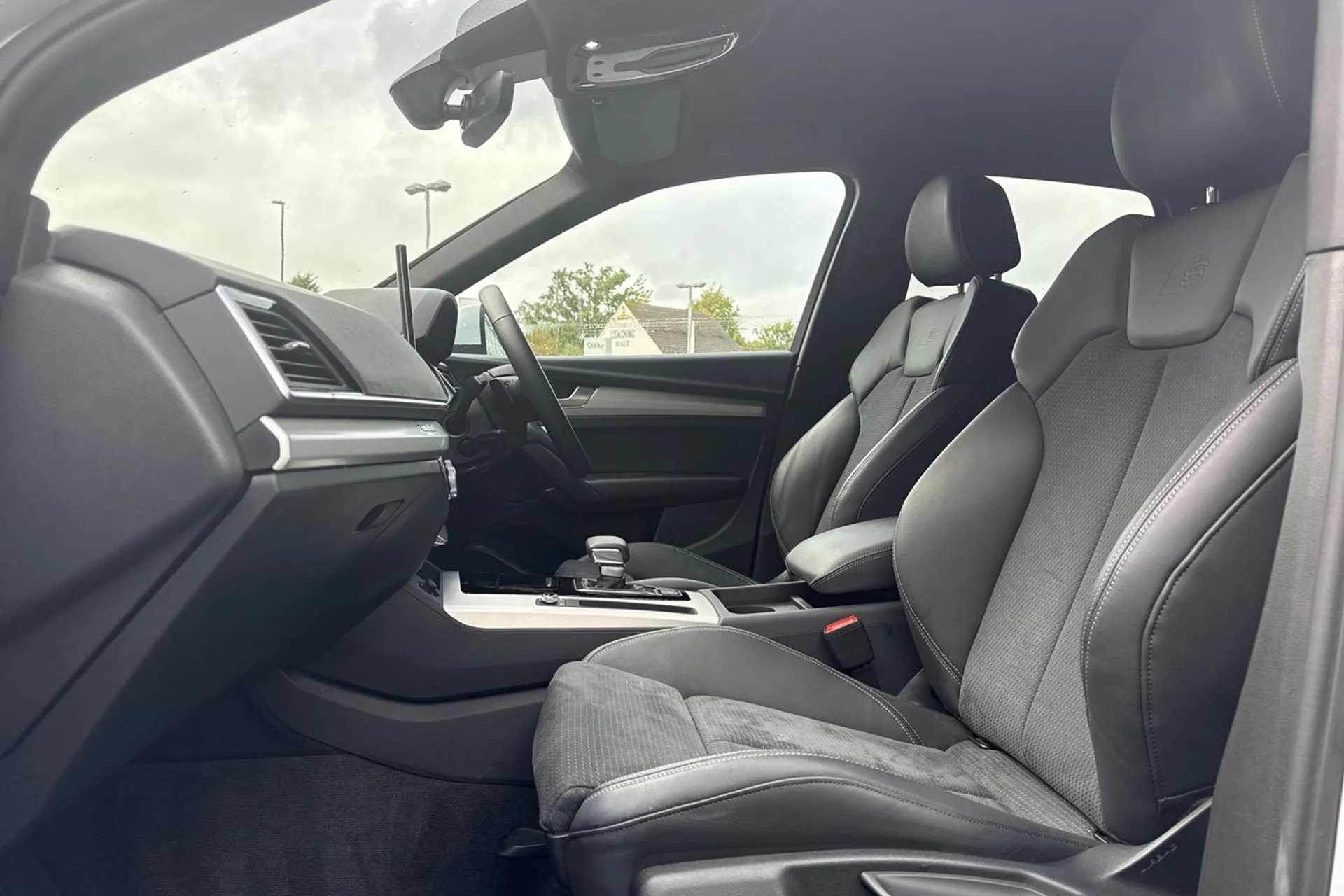 Audi Q5 thumbnail image number 11