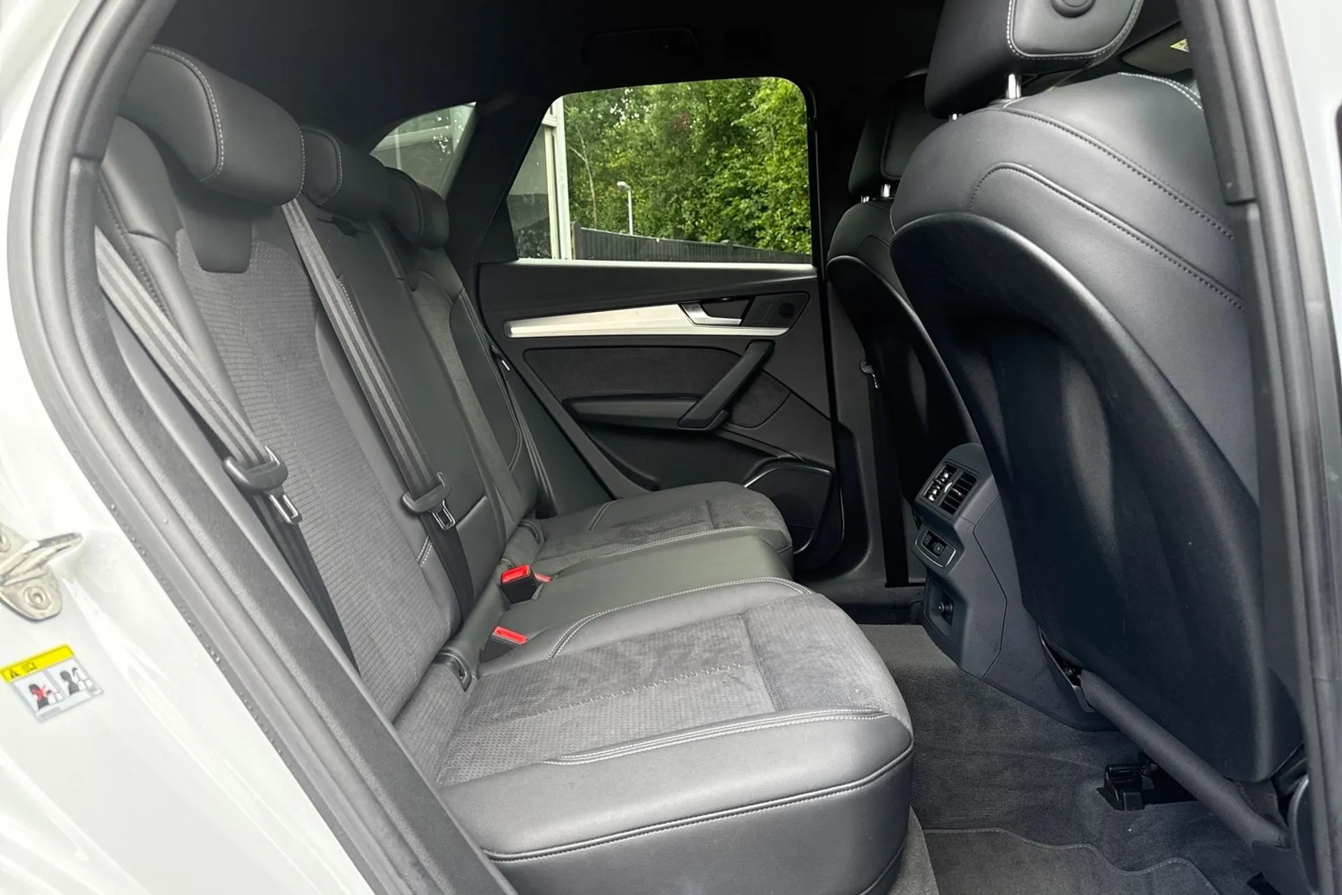 Audi Q5 thumbnail image number 30